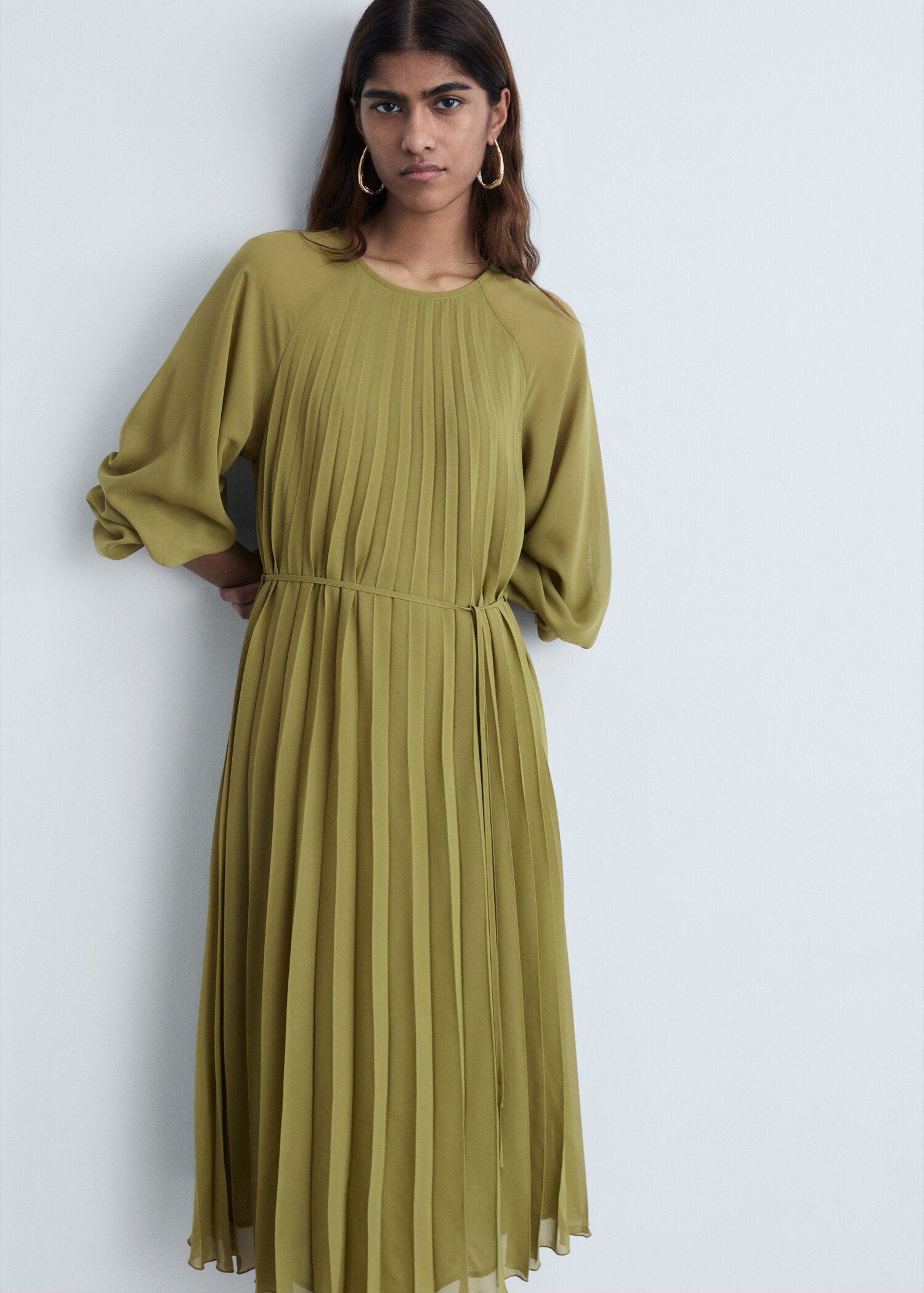 Pleated dress with bow belt - Medium plane