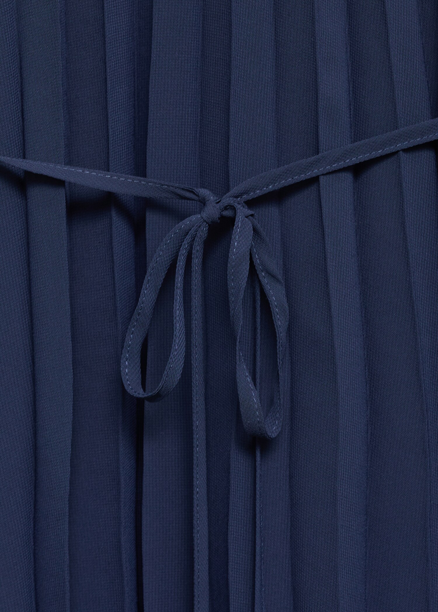 Pleated dress with bow belt - Details of the article 8