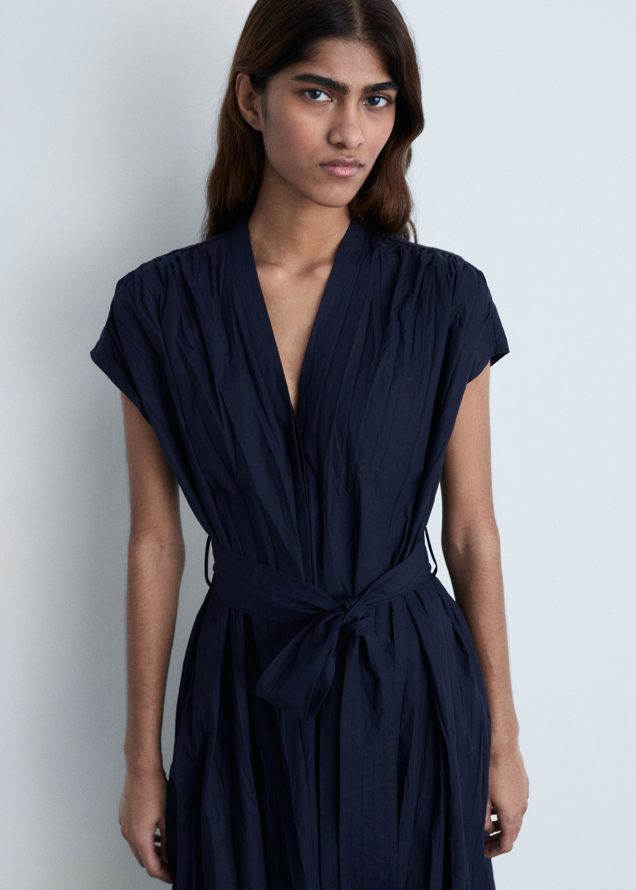 Textured bow dress - Medium plane, Black. Ref: 87004073-00.