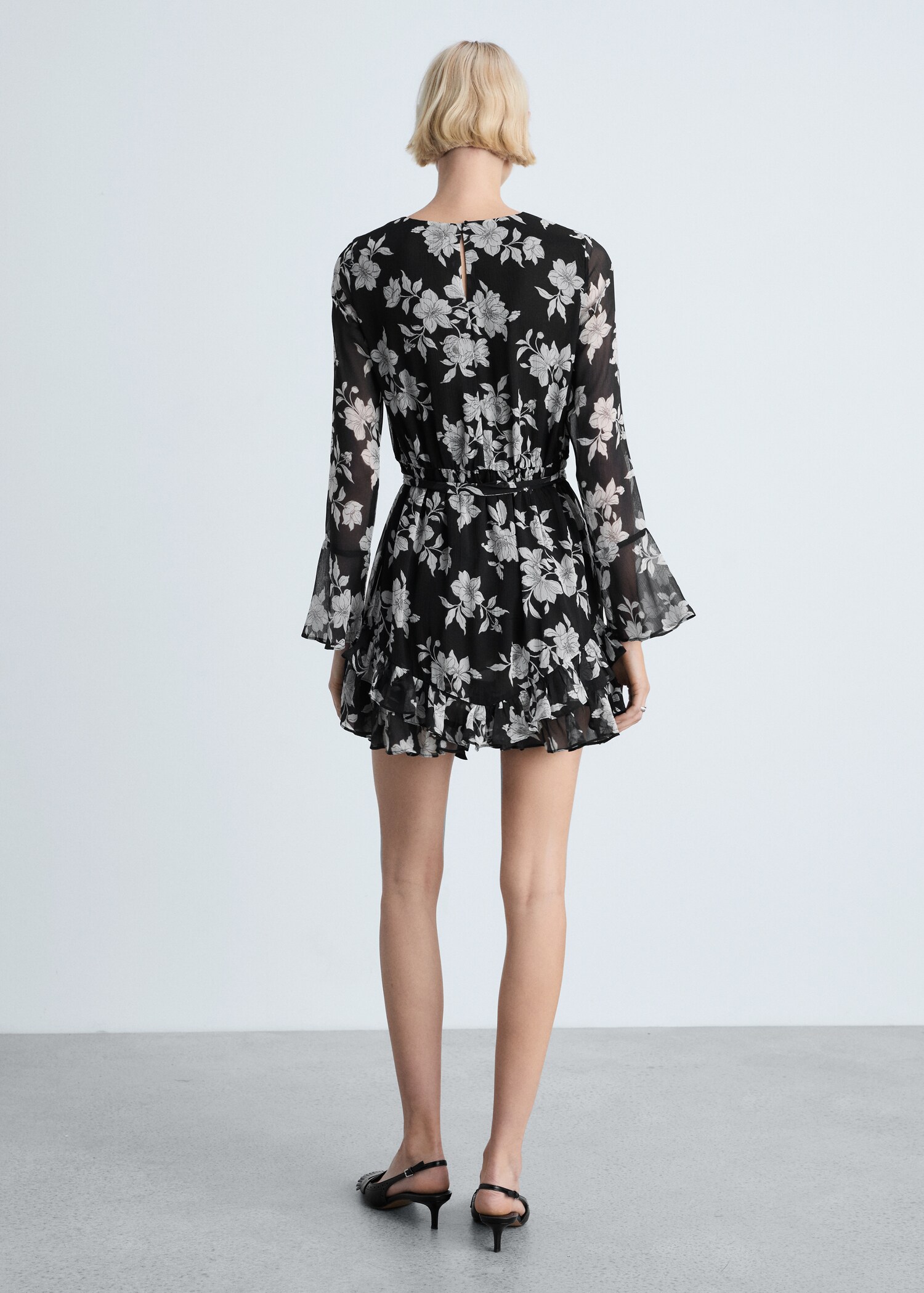 Ruffled floral print dress - Reverse of the article
