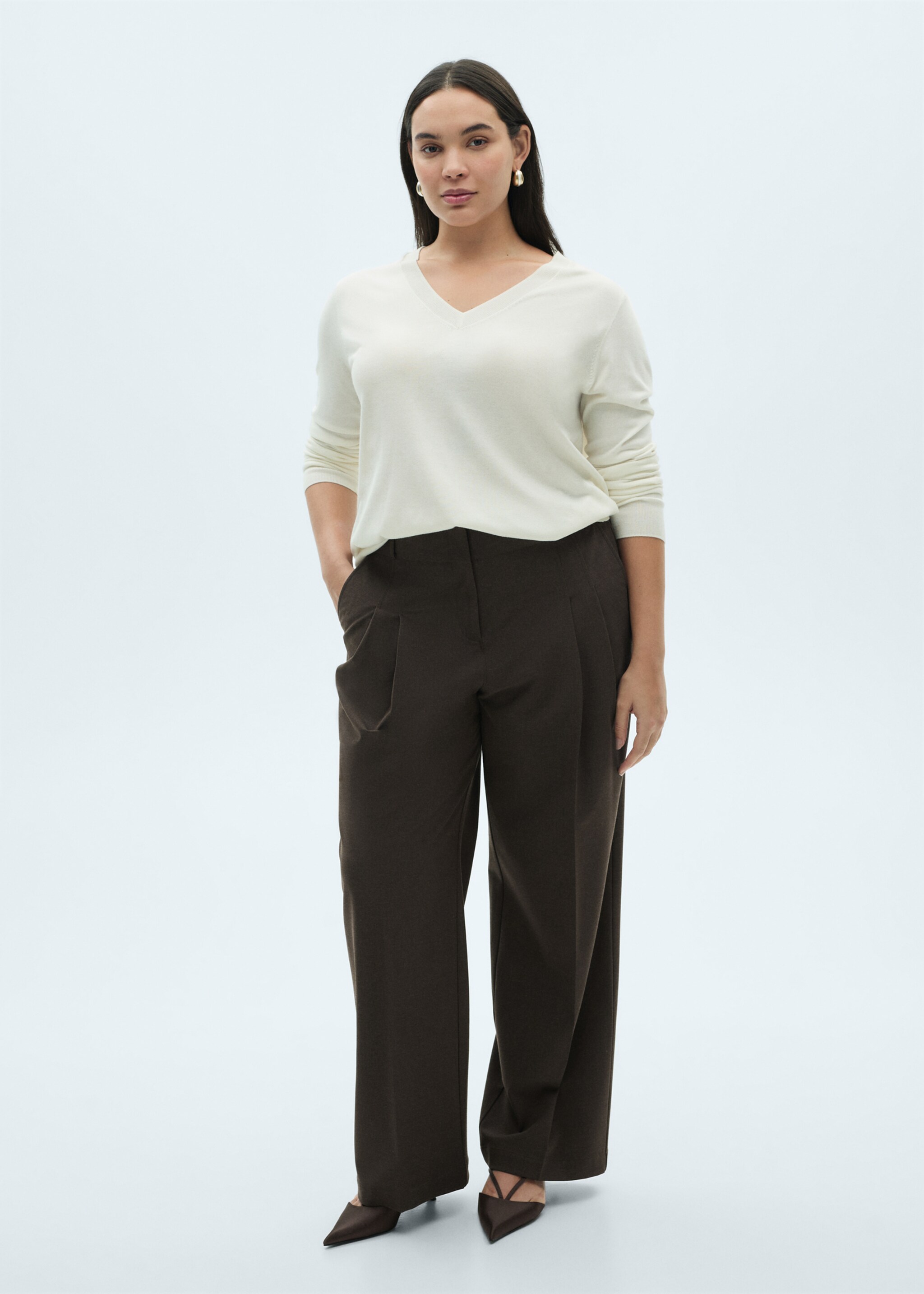 V-neck knit sweater - Details of the article 3, Ecru. Ref: 87004082-00.