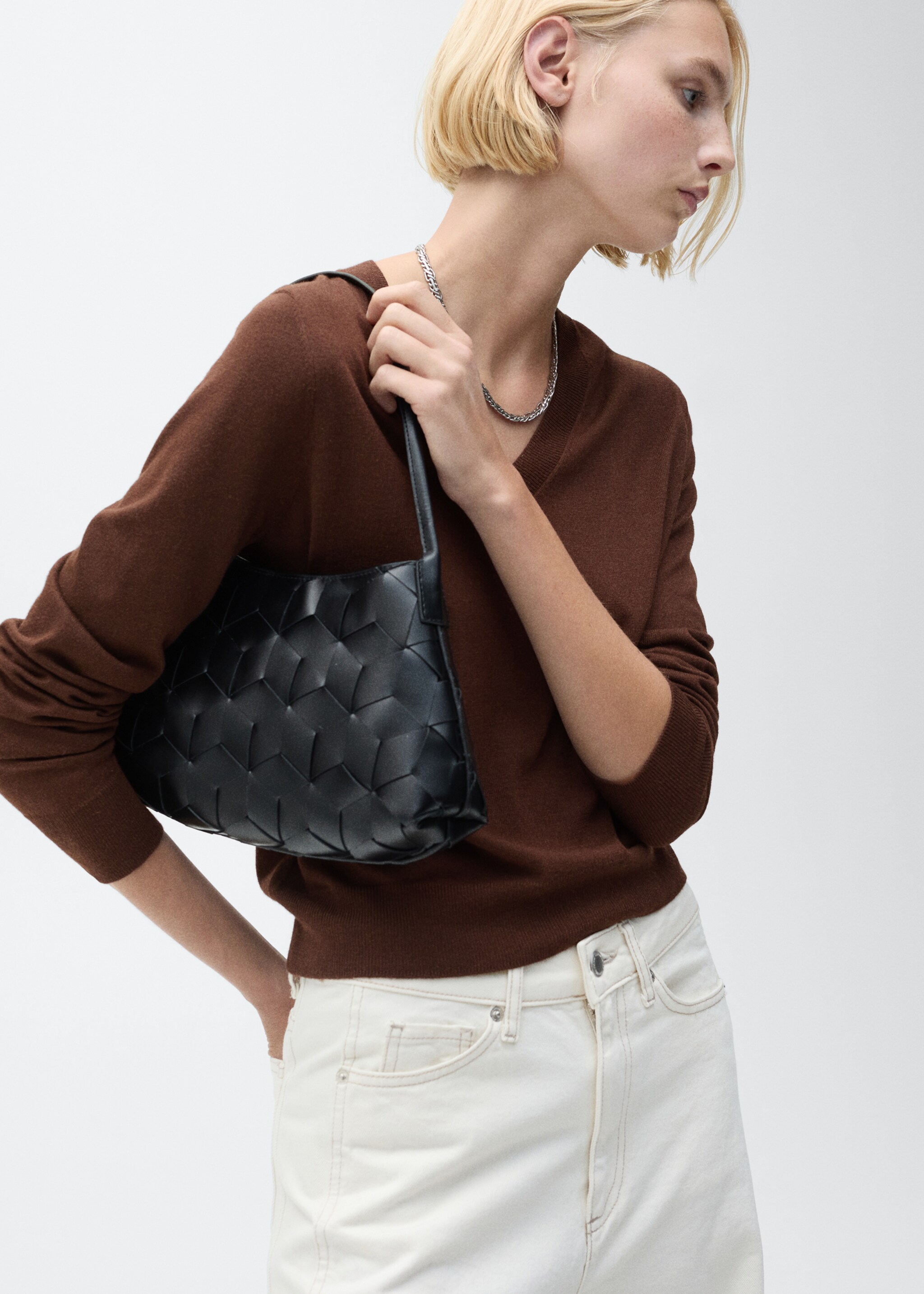Pull-over maille col en V - Plan moyen, Chocolat. Ref: 87004082-00.