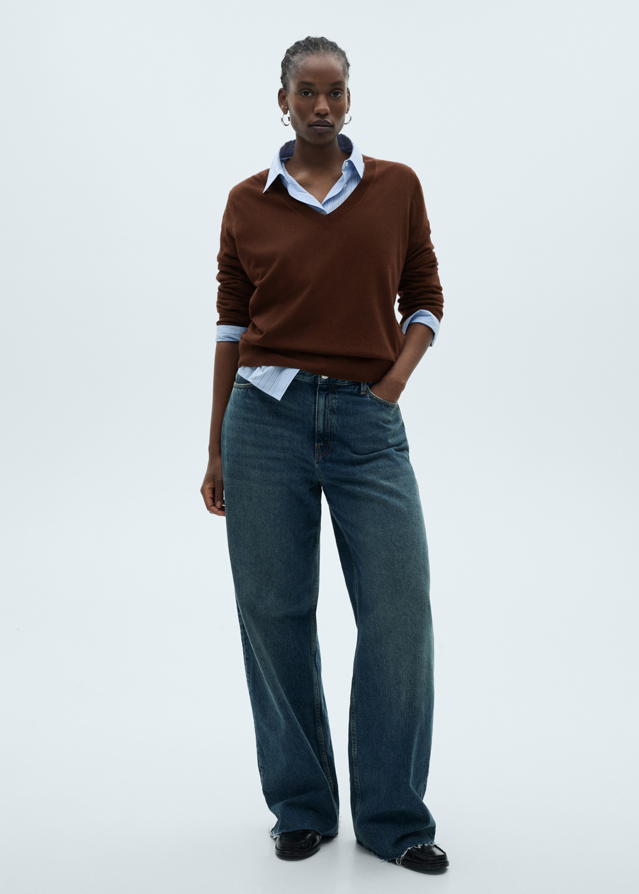 Pull-over maille col en V - Détail de l'article 3, Chocolat. Ref: 87004082-00.