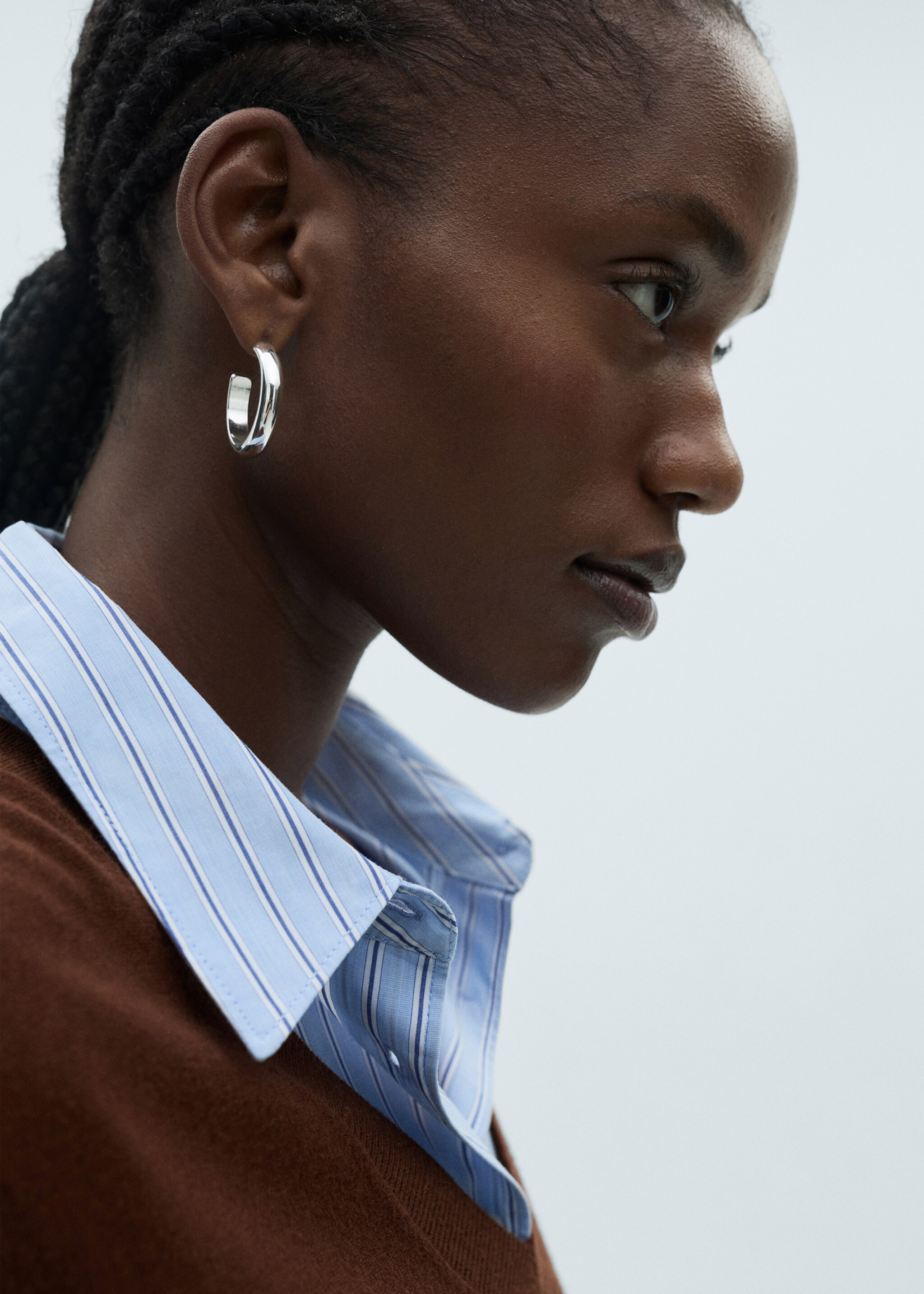 Pull-over maille col en V - Détail de l'article 4, Chocolat. Ref: 87004082-00.