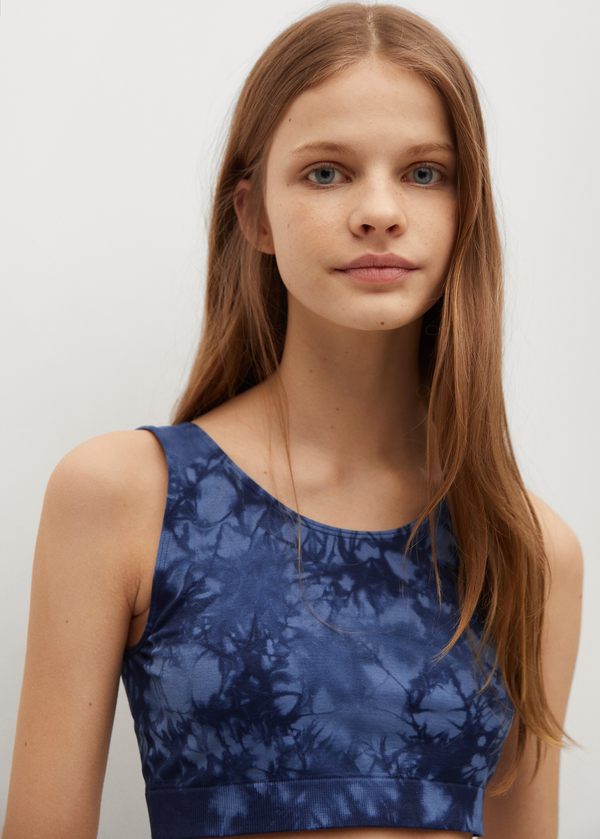 Top deportivo tie-dye - Plano medio