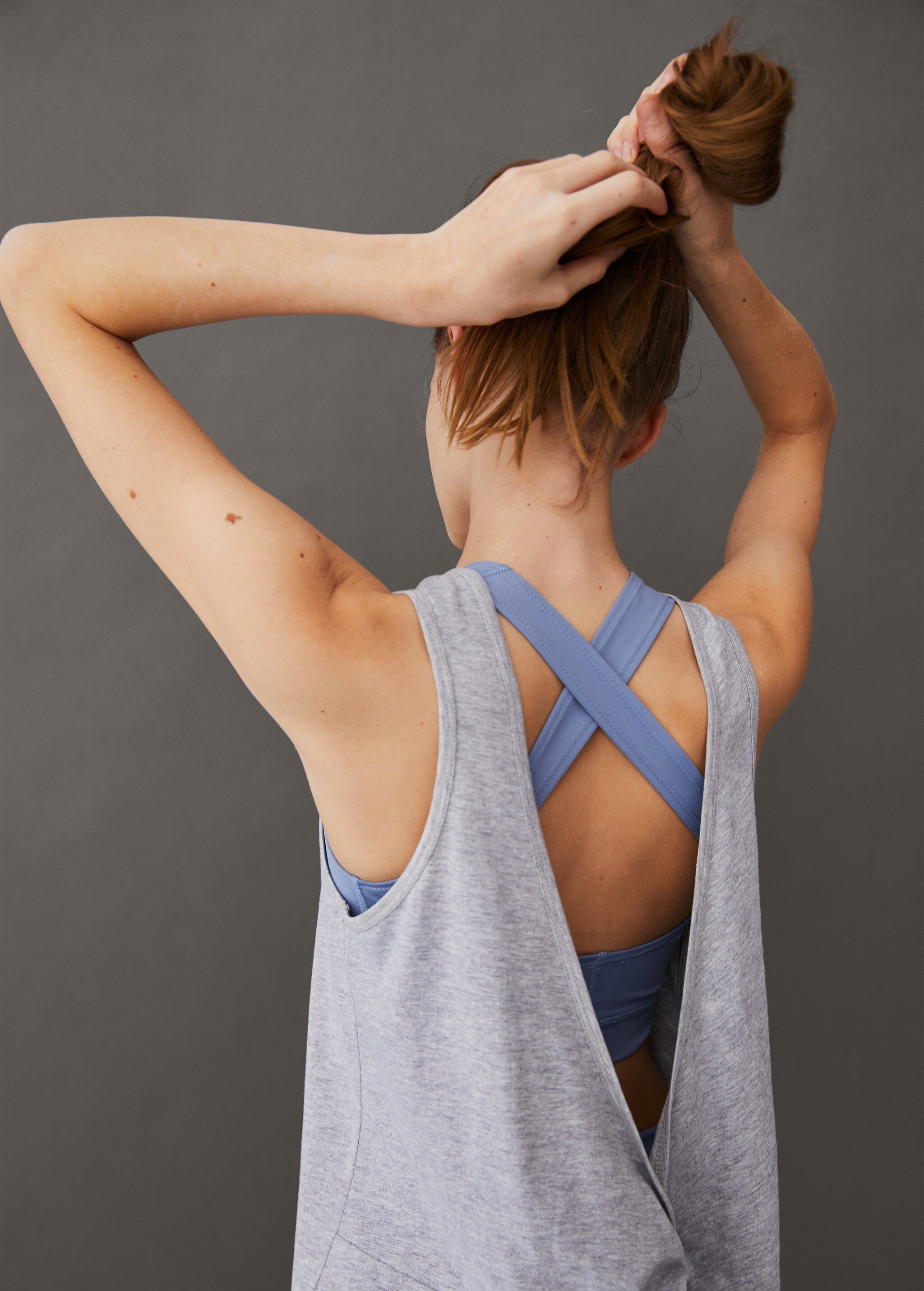 Camiseta abertura espalda - Detalle del artículo 5