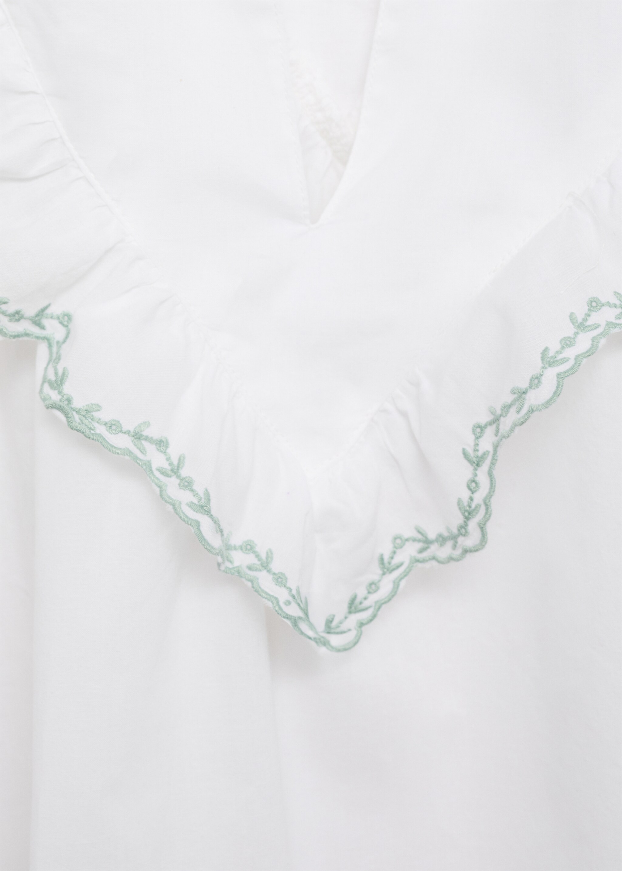 Blouse met ruchesboord - Detail van het artikel 8, Gebroken wit. Ref: 87004792-00.