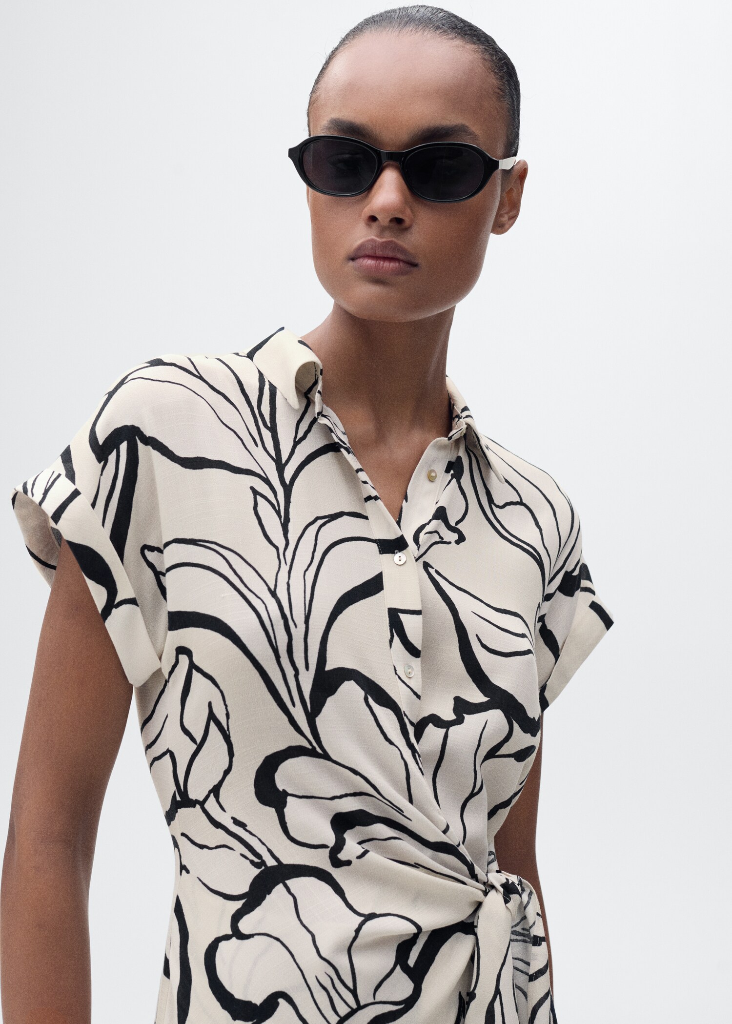 Printed dress with knot detail - Details of the article 1