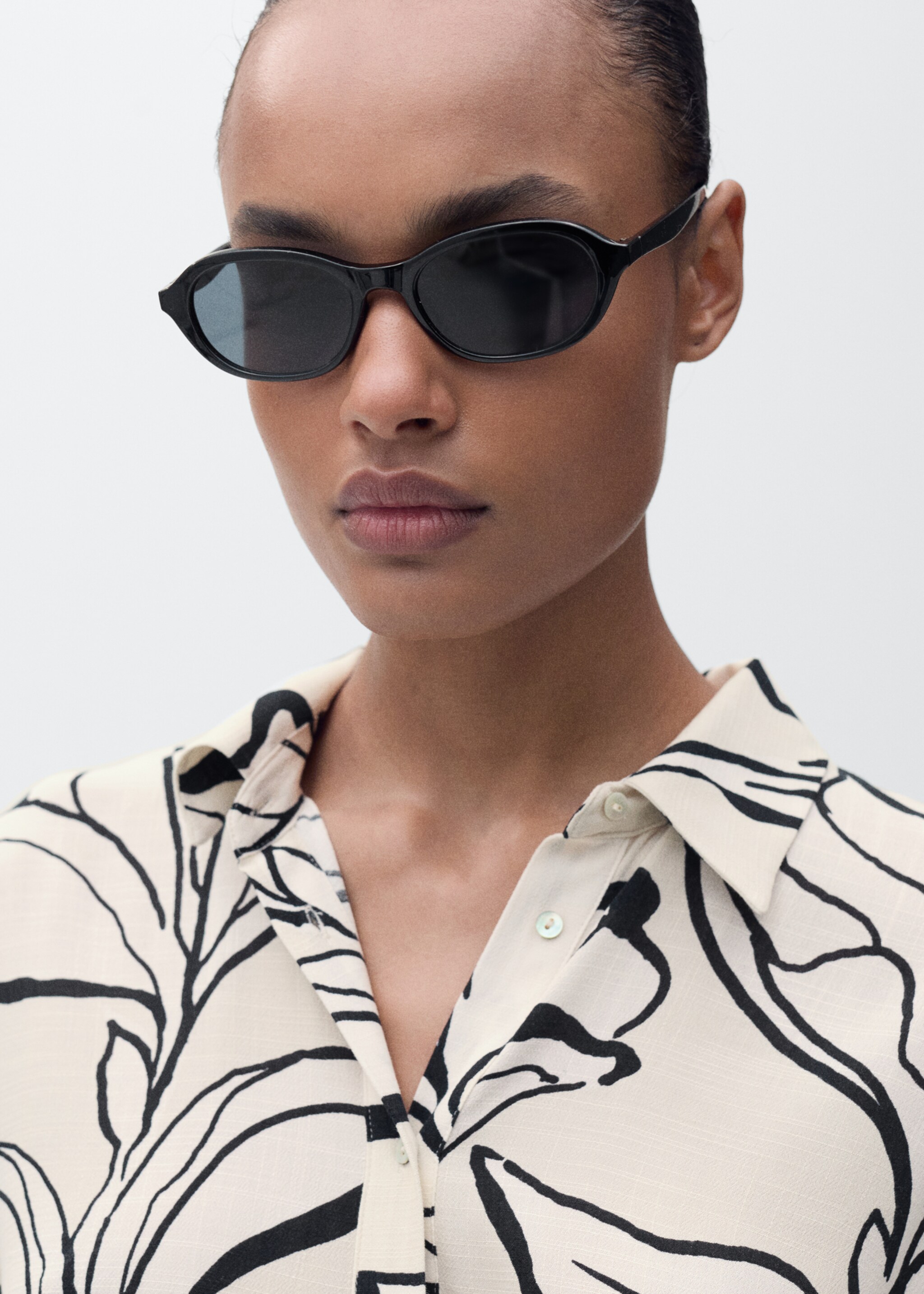 Printed dress with knot detail - Details of the article 4, Ecru. Ref: 87004814-00.