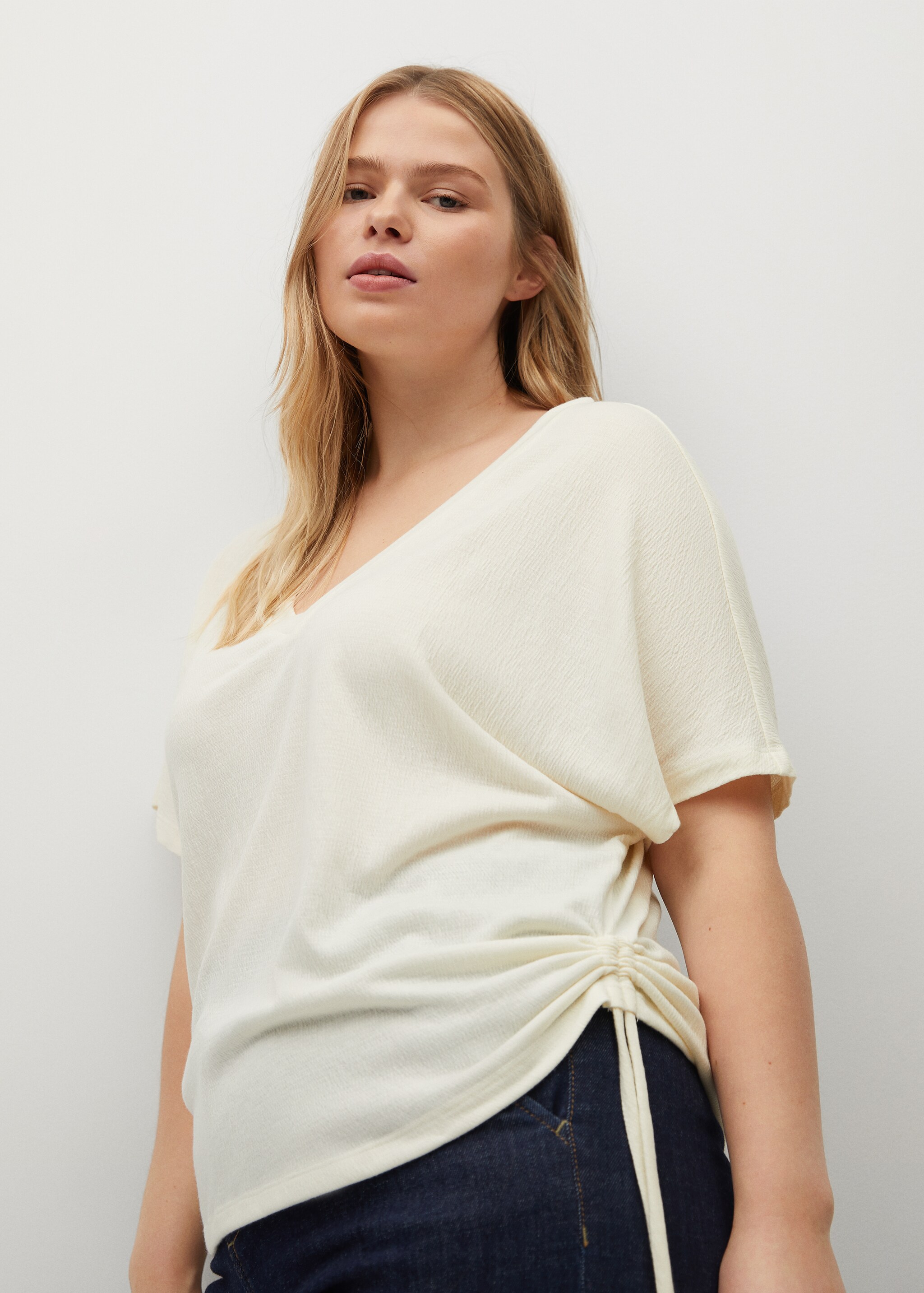 T-shirt with adjustable drawstring  - Details of the article 1
