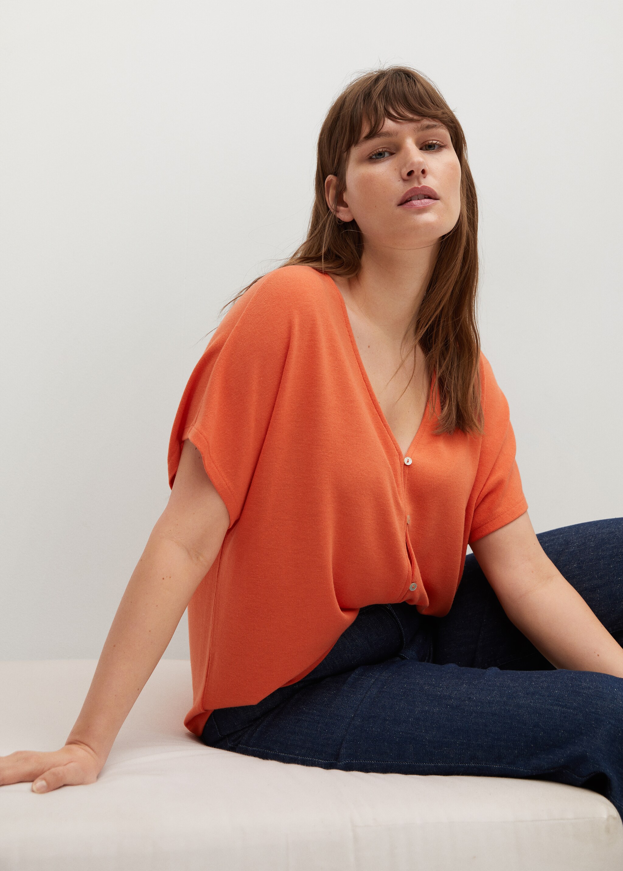 Buttons t-shirt - Details of the article 2