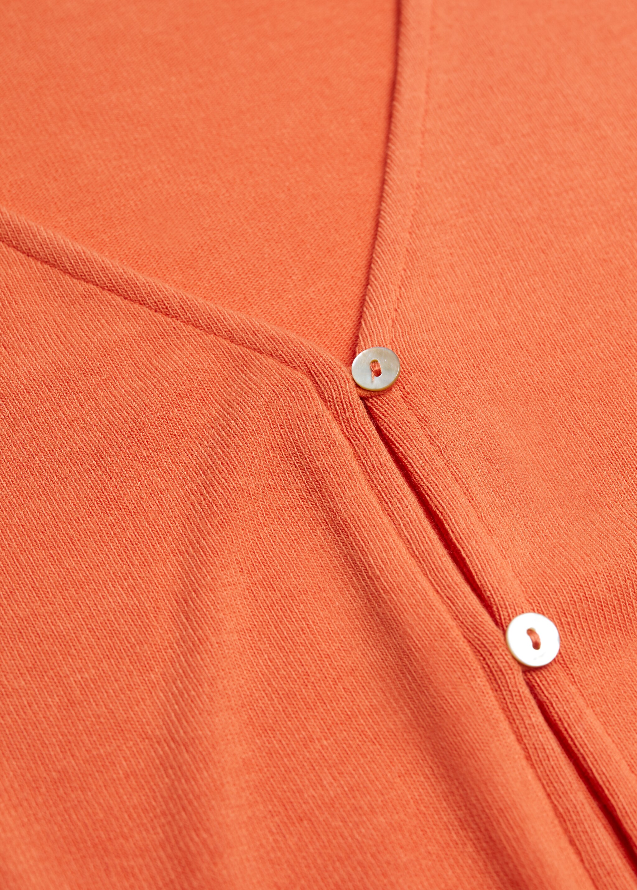 Buttons t-shirt - Details of the article 8