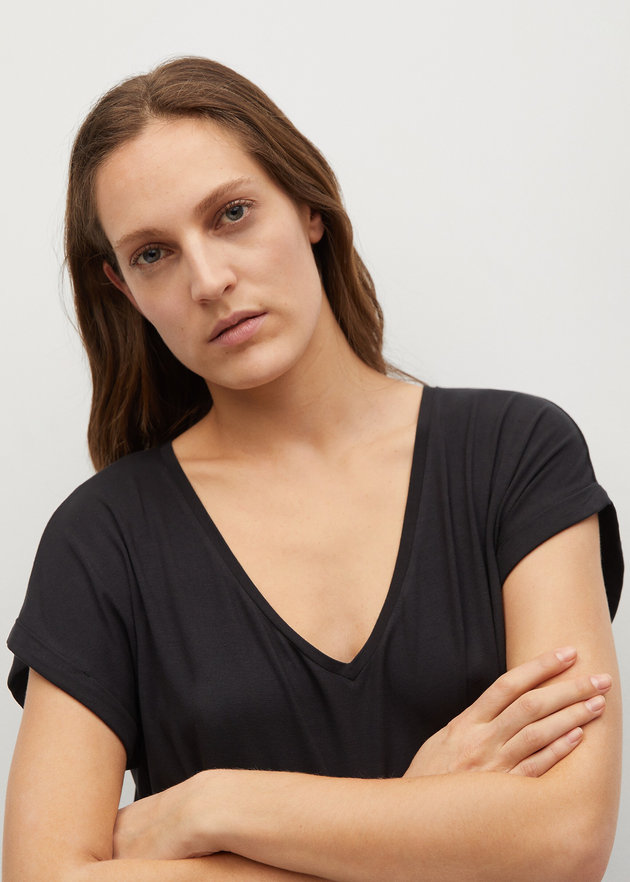 T-Shirt mit V-Ausschnitt - Detail des Artikels 1