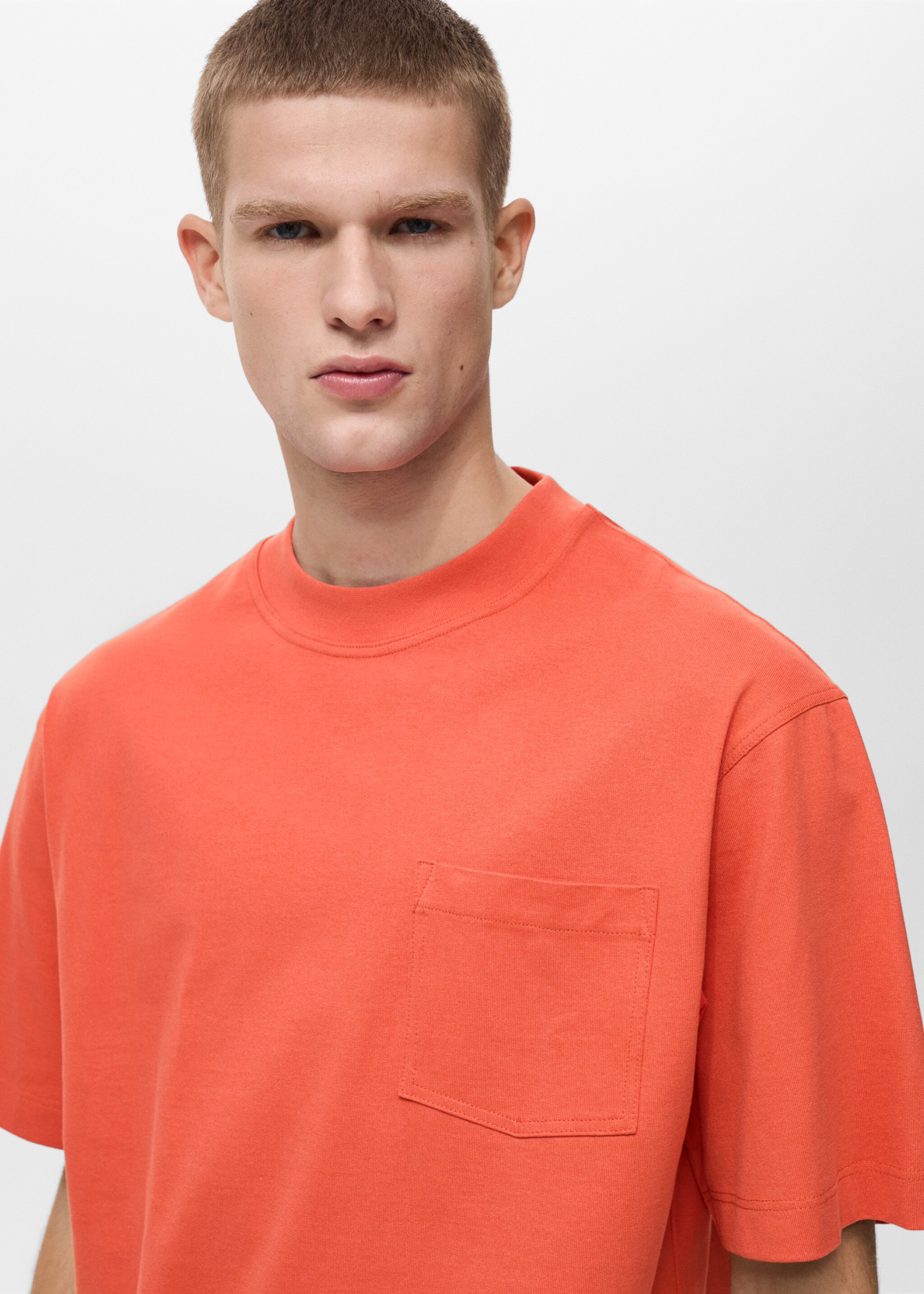 T-shirt 100% cotton boxy fit pocket - Details of the article 1, Orange. Ref: 87005950-00.