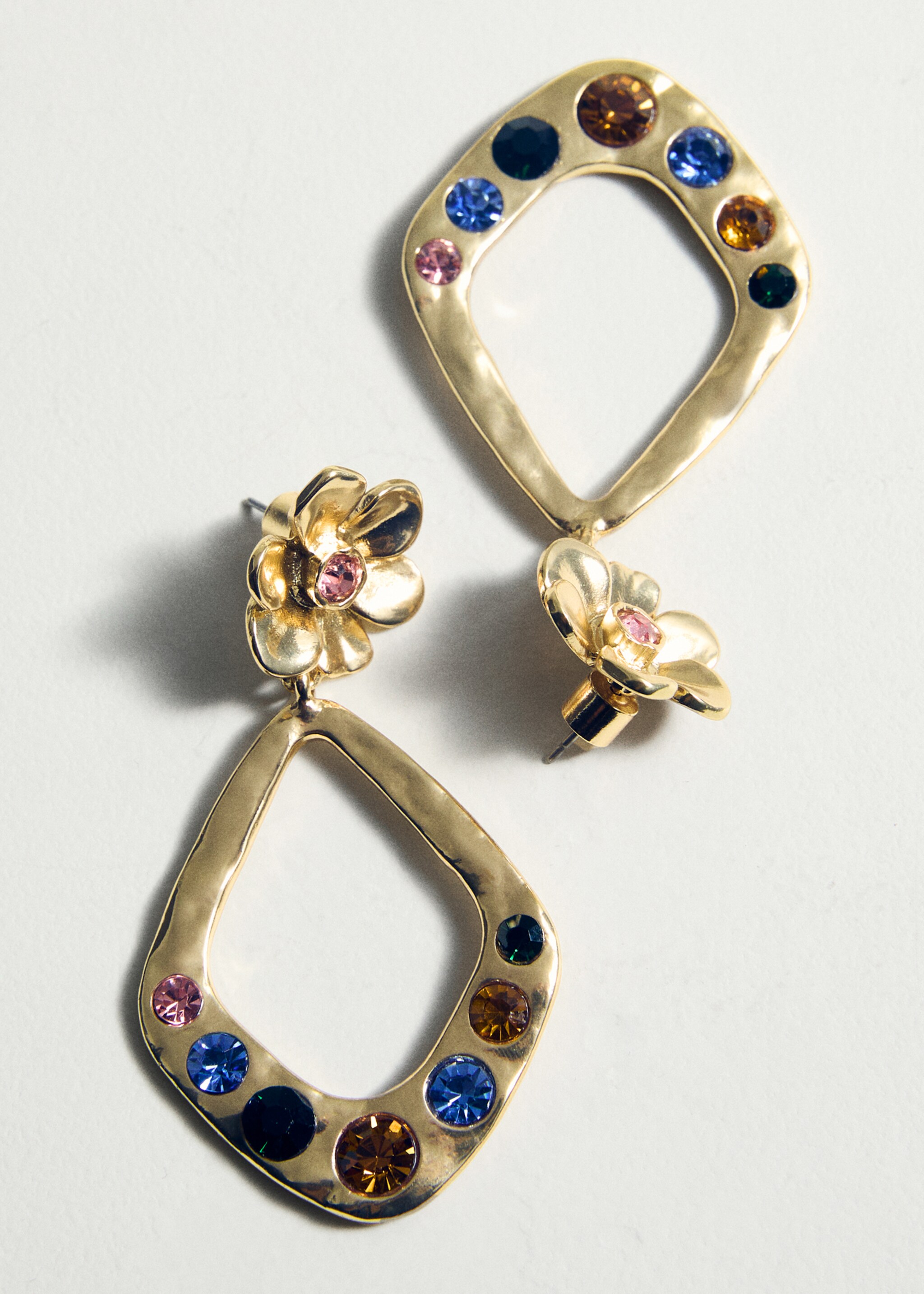 Geometric earrings with crystals detail - Details of the article 5, Gold. Ref: 87005975-00.