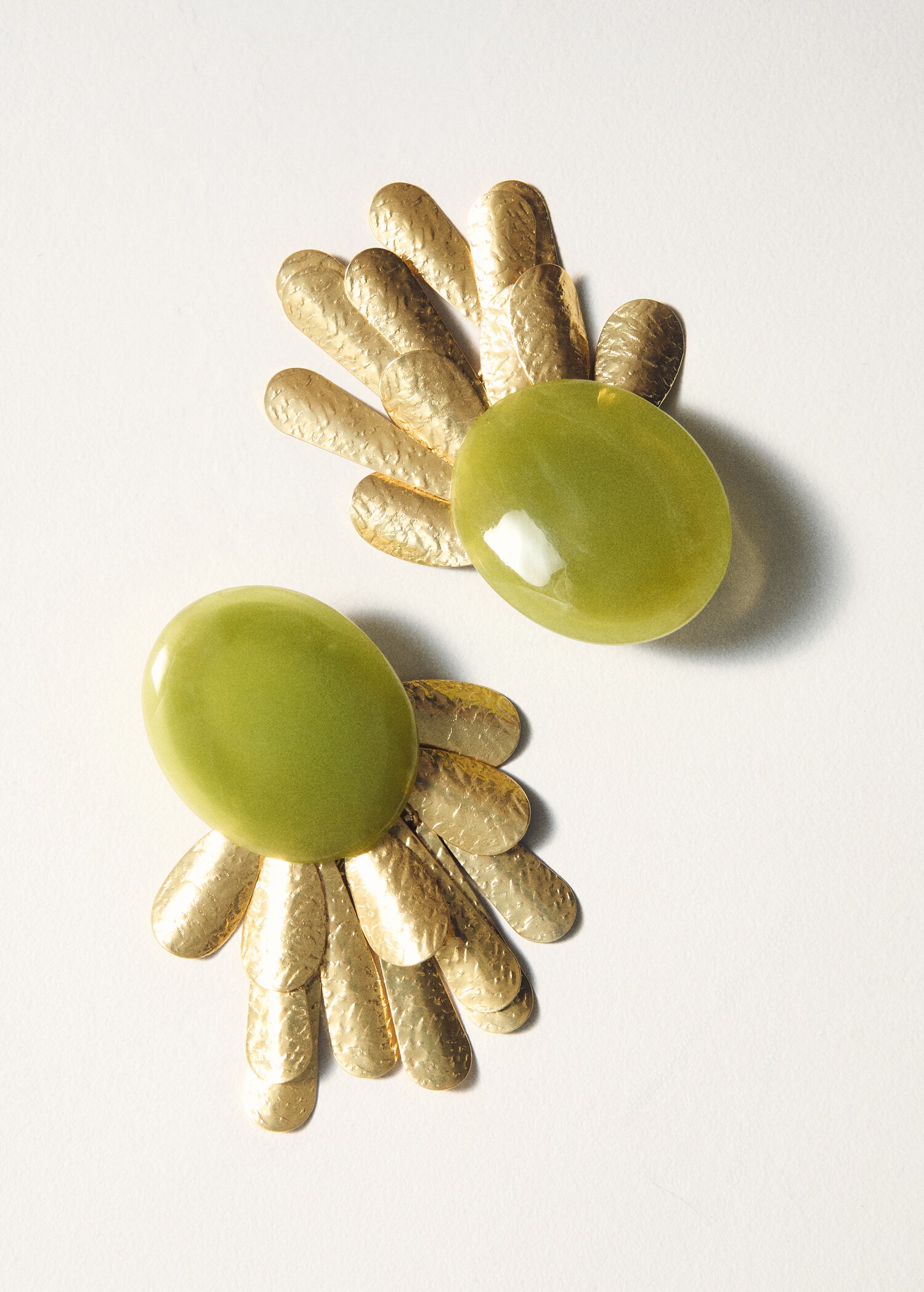 Circular waterfall-design earrings - Details of the article 5