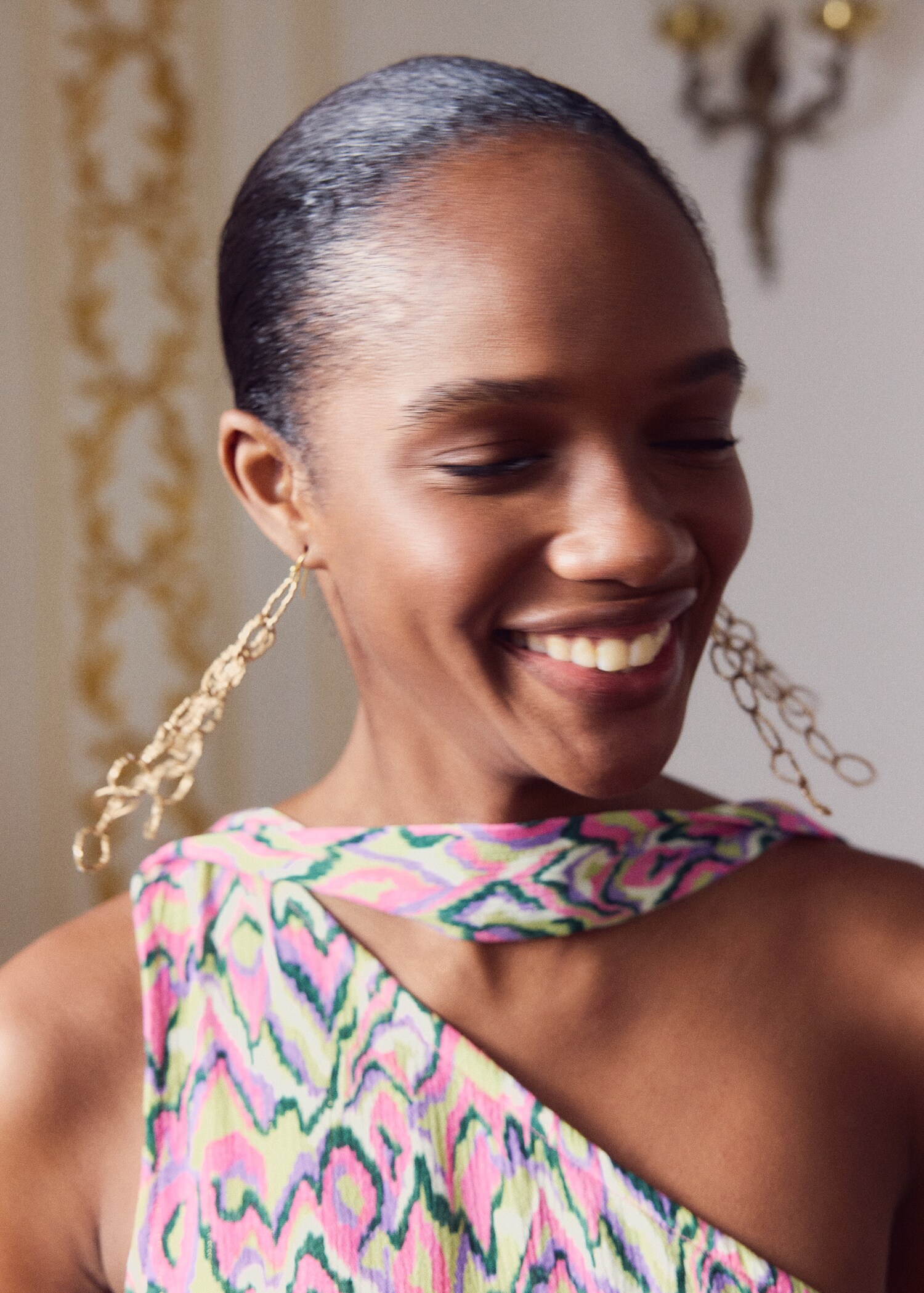 Intertwined hoop earrings - Details of the article 9