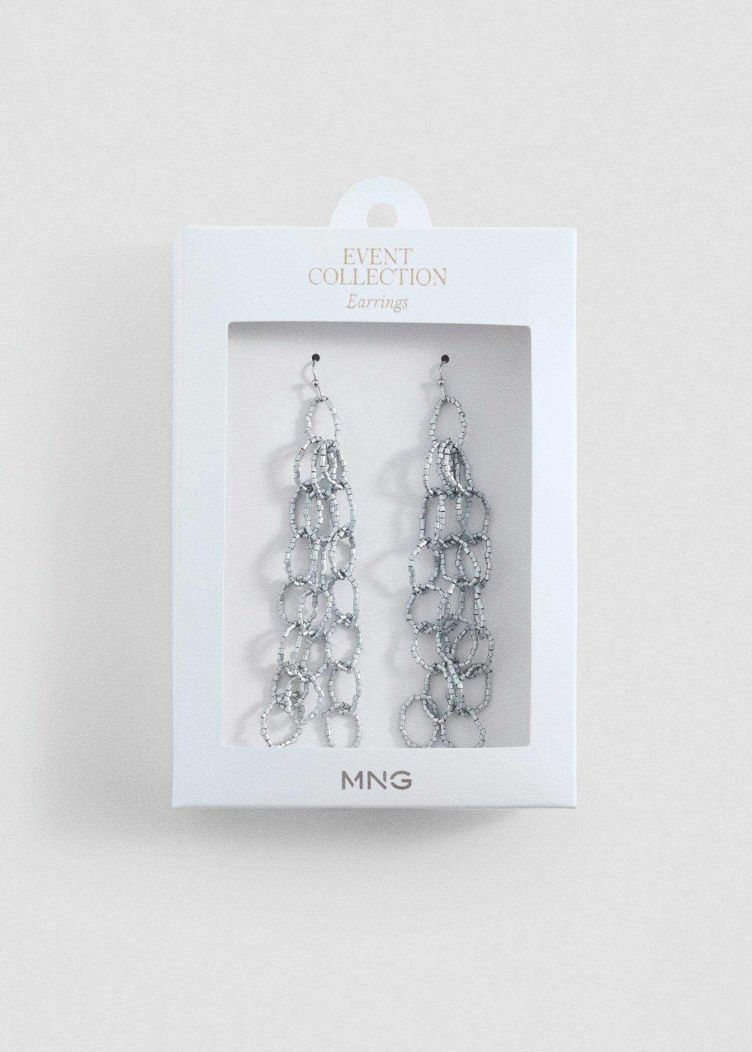 Long earrings with intertwined hoops - Details of the article 2