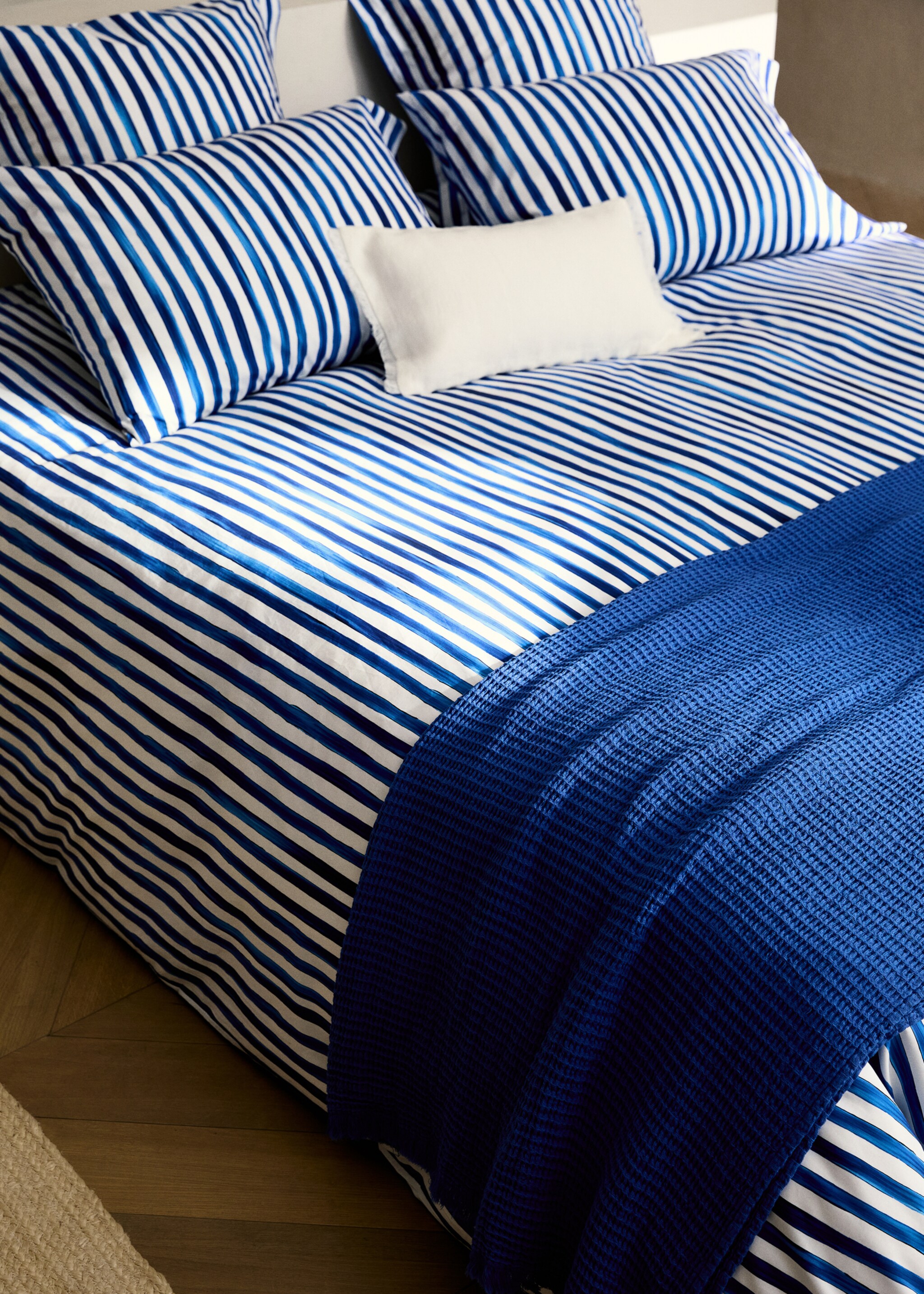 Povlak na přikrývku z bavlněného perkálu s akvarelovými proužky, na postel 150/160 cm - Detail zboží 7, Modrá. Ref: 87005994-00.