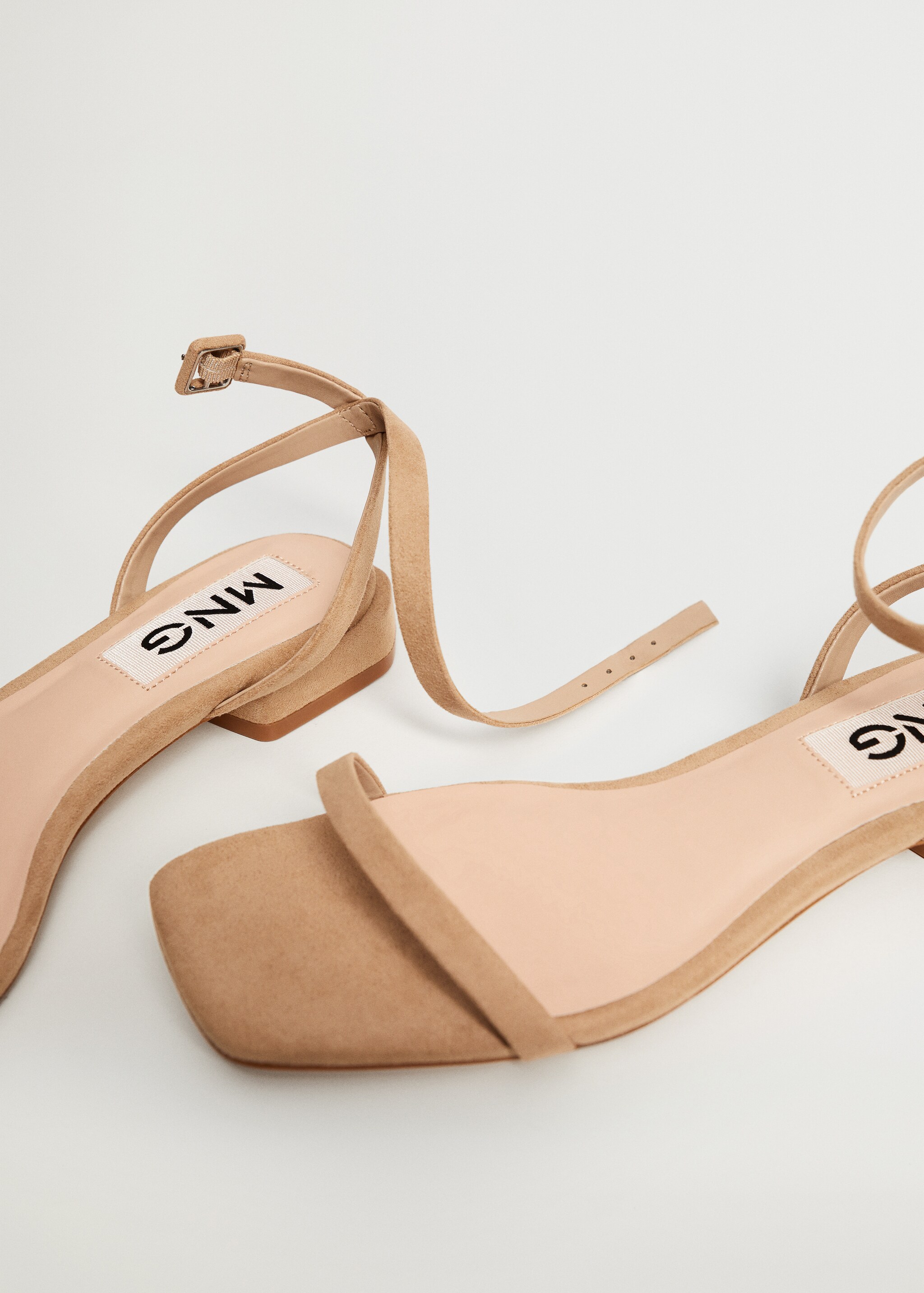 Ankle-cuff sandals - Details of the article 4