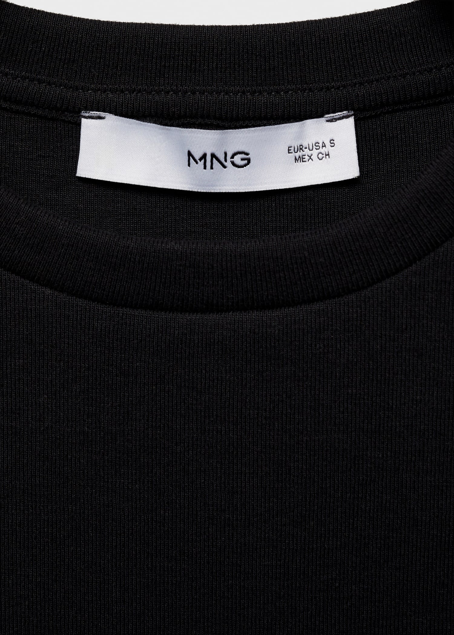 Fitted cropped t-shirt - Details of the article 8