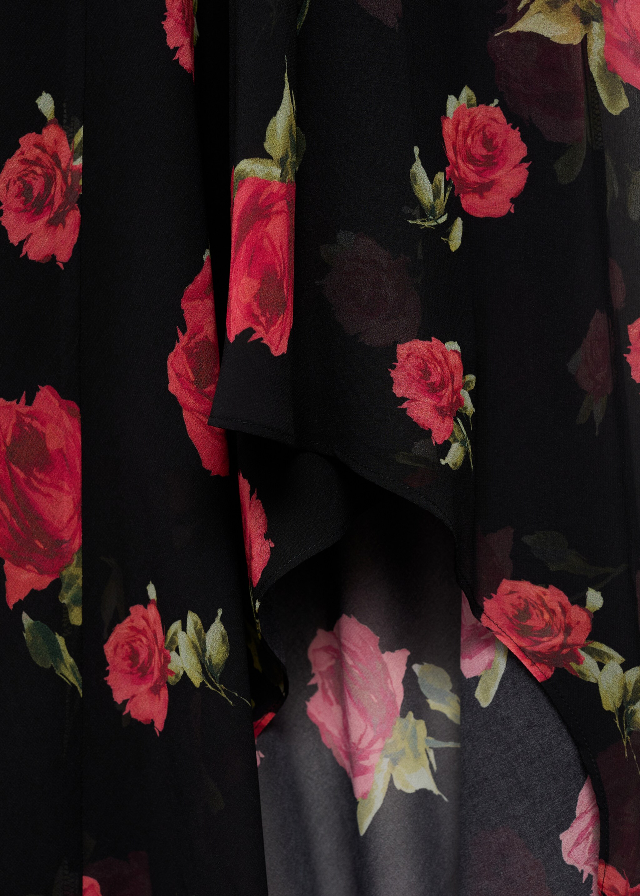 Long floral-print dress - Details of the article 0, Black. Ref: 87006383-00.