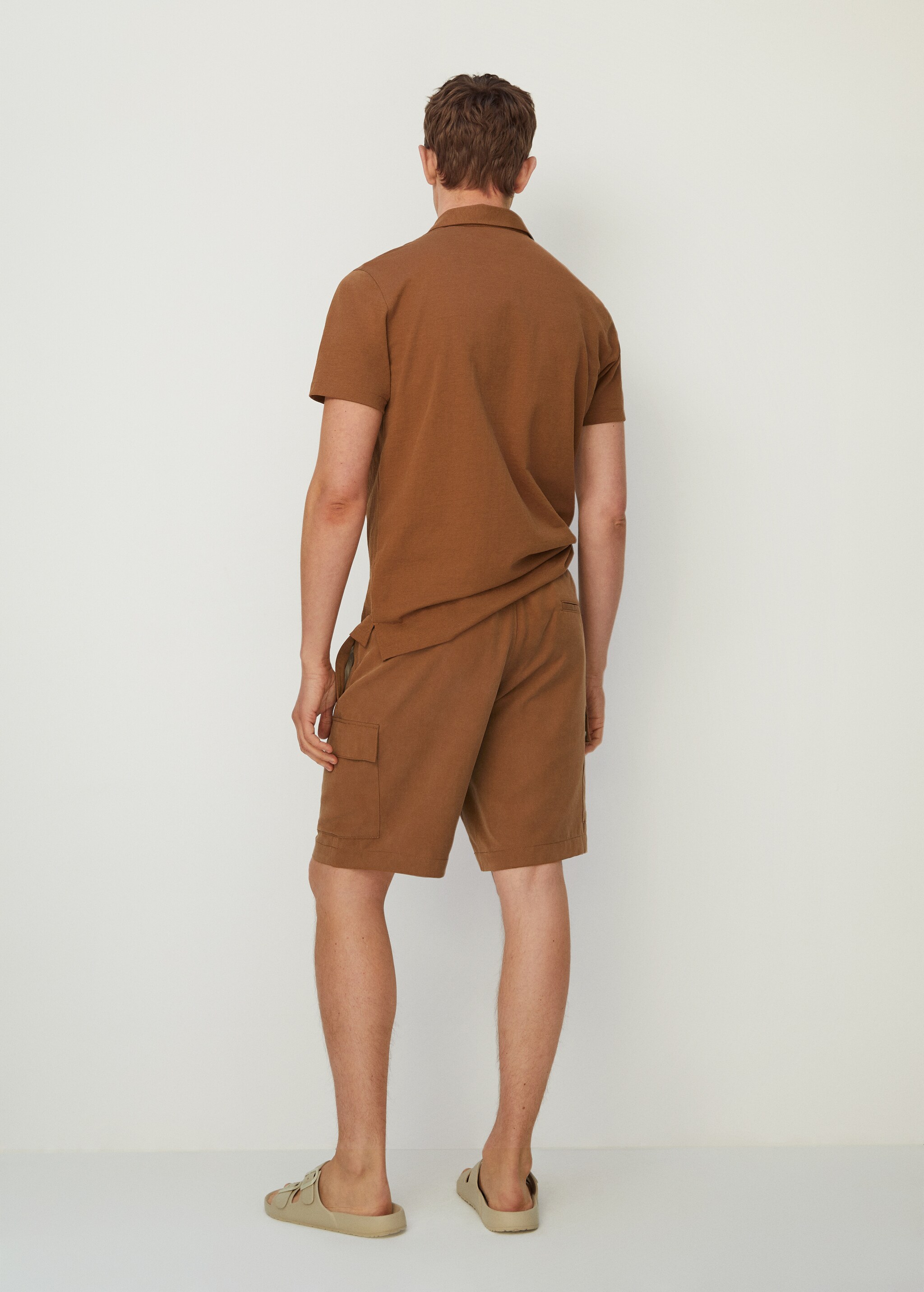 Cargo linen bermuda shorts - Reverse of the article