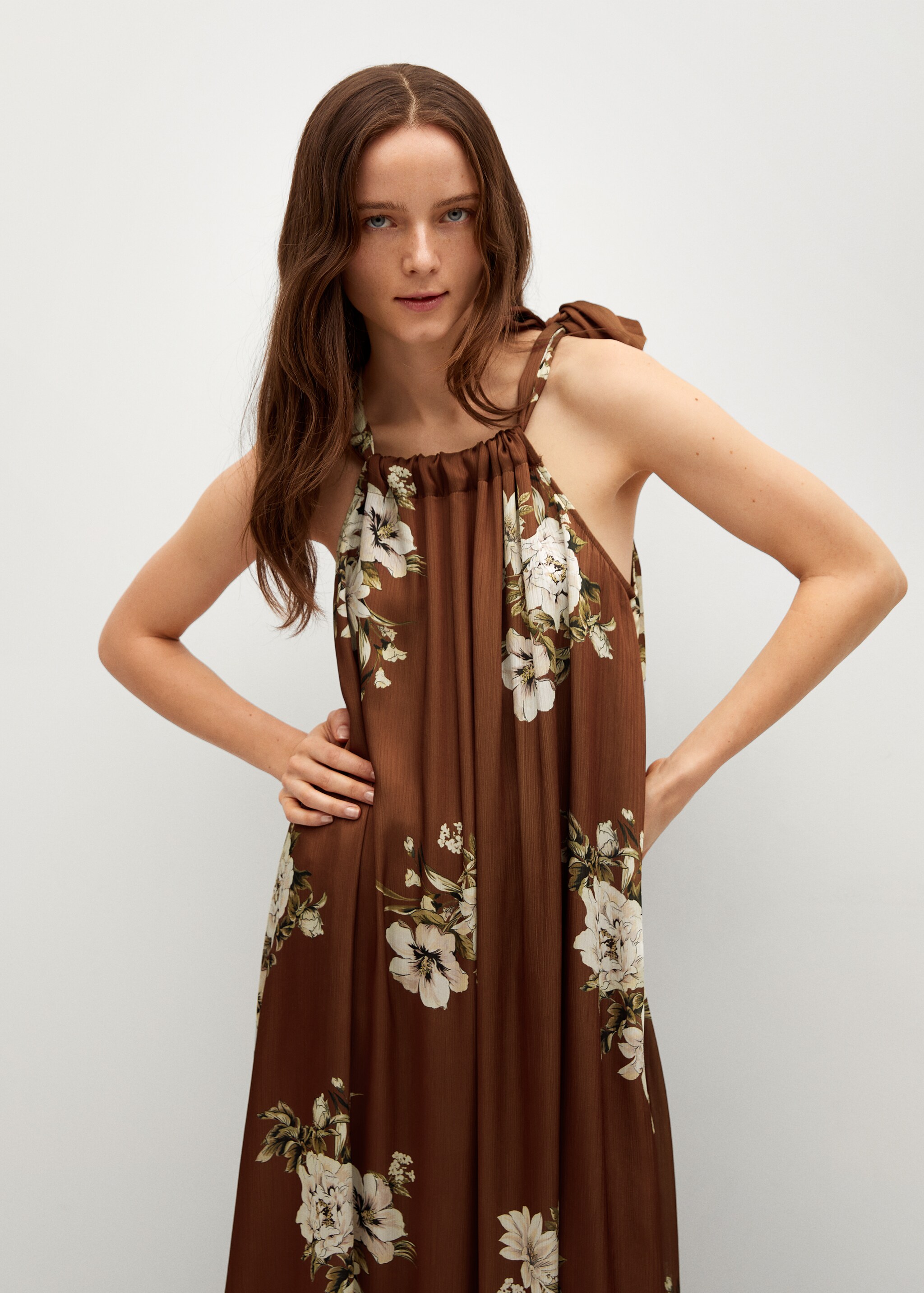 WOMAN/ Vestido largo floral - Plano medio