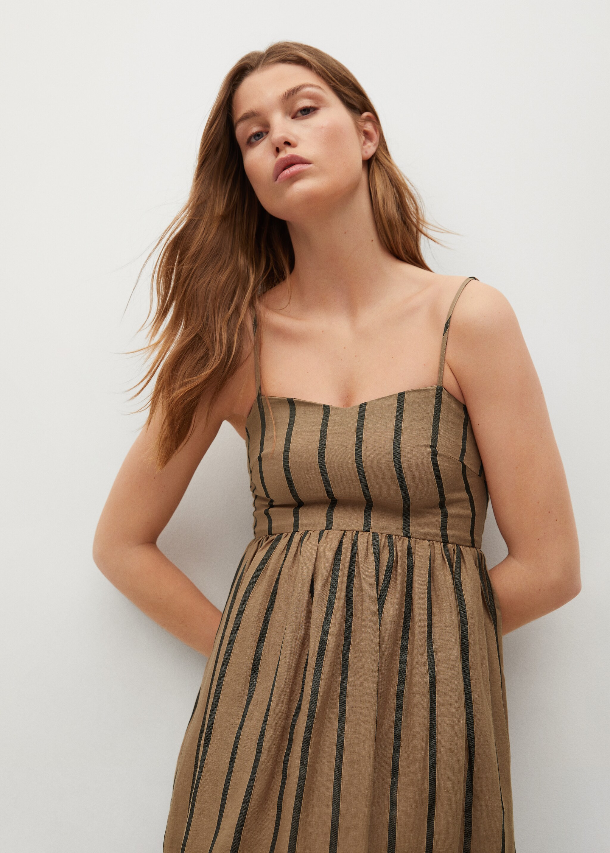 Vestido ramio rayas - Plano medio