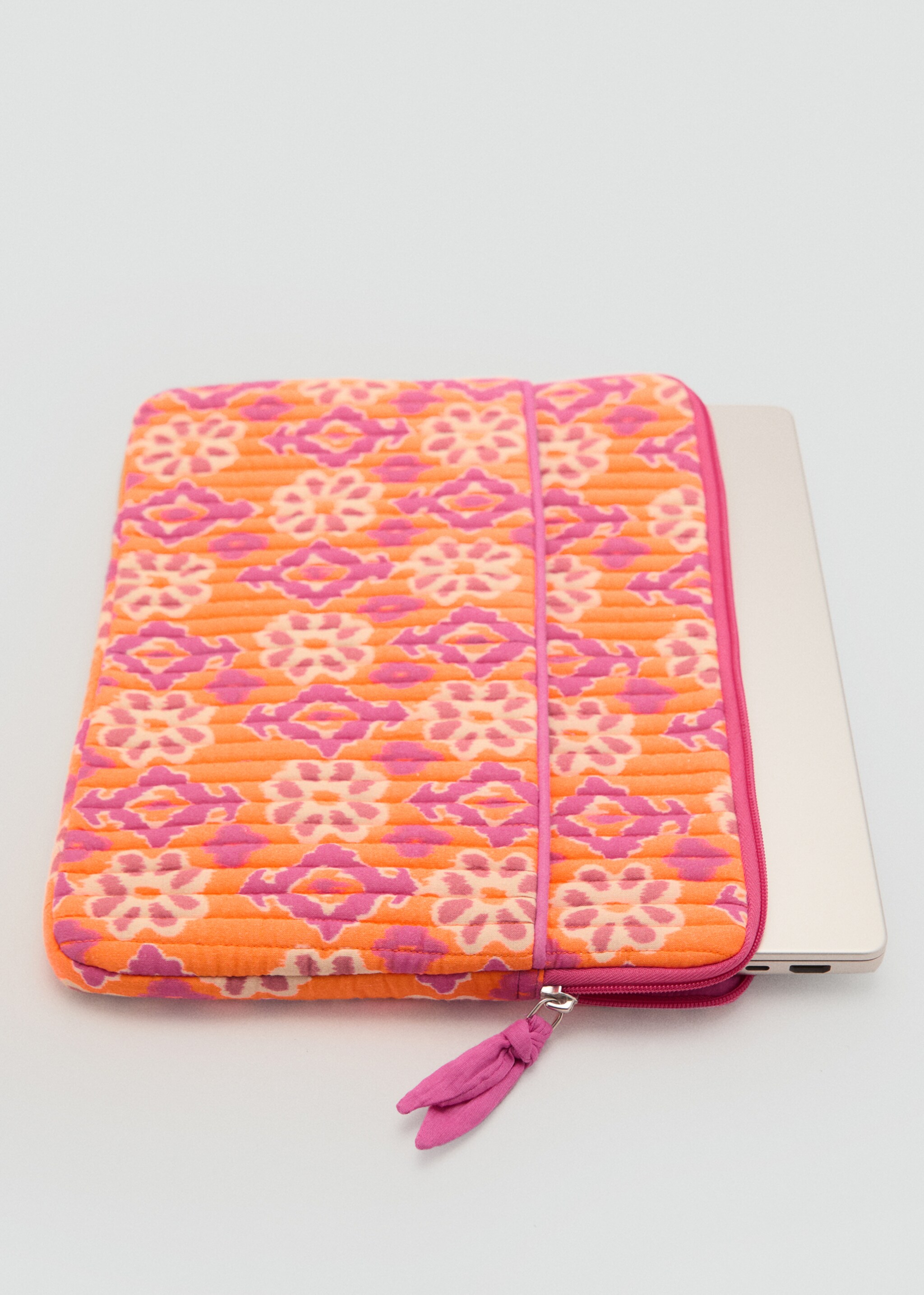 Funda portátil estampada - Detalle del artículo 2, Naranja. Ref: 87007187-00.