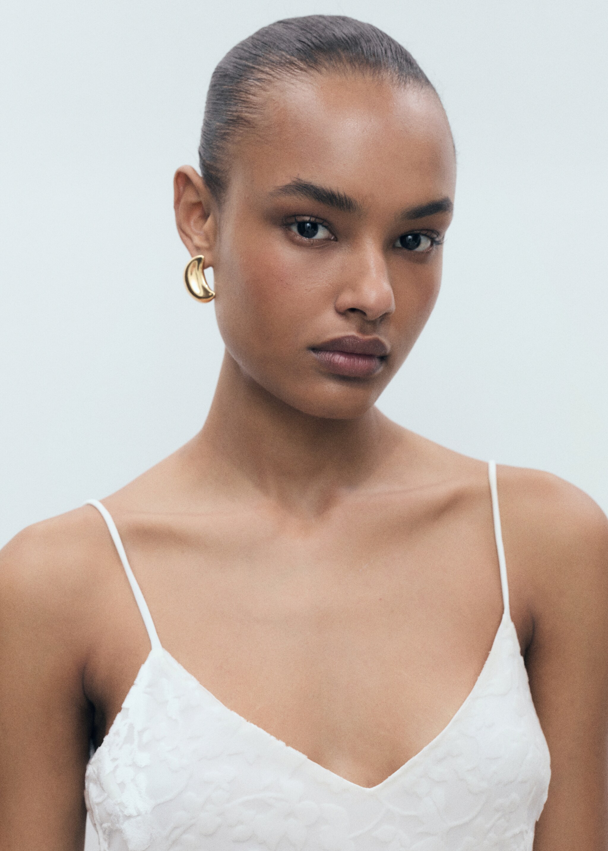 Sukienka z kwiatowego materiału devoré - Szczegóły artykułu 1, Złamana biel. Ref: 87007191-00.