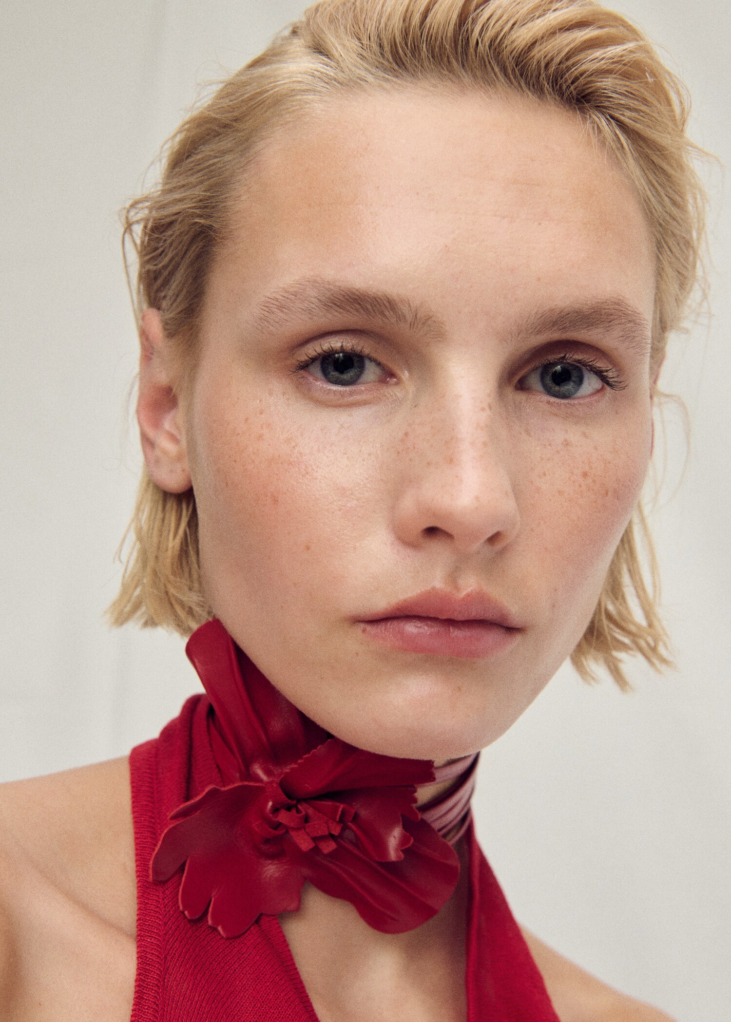 Draped knitted top with open back - Details of the article 1