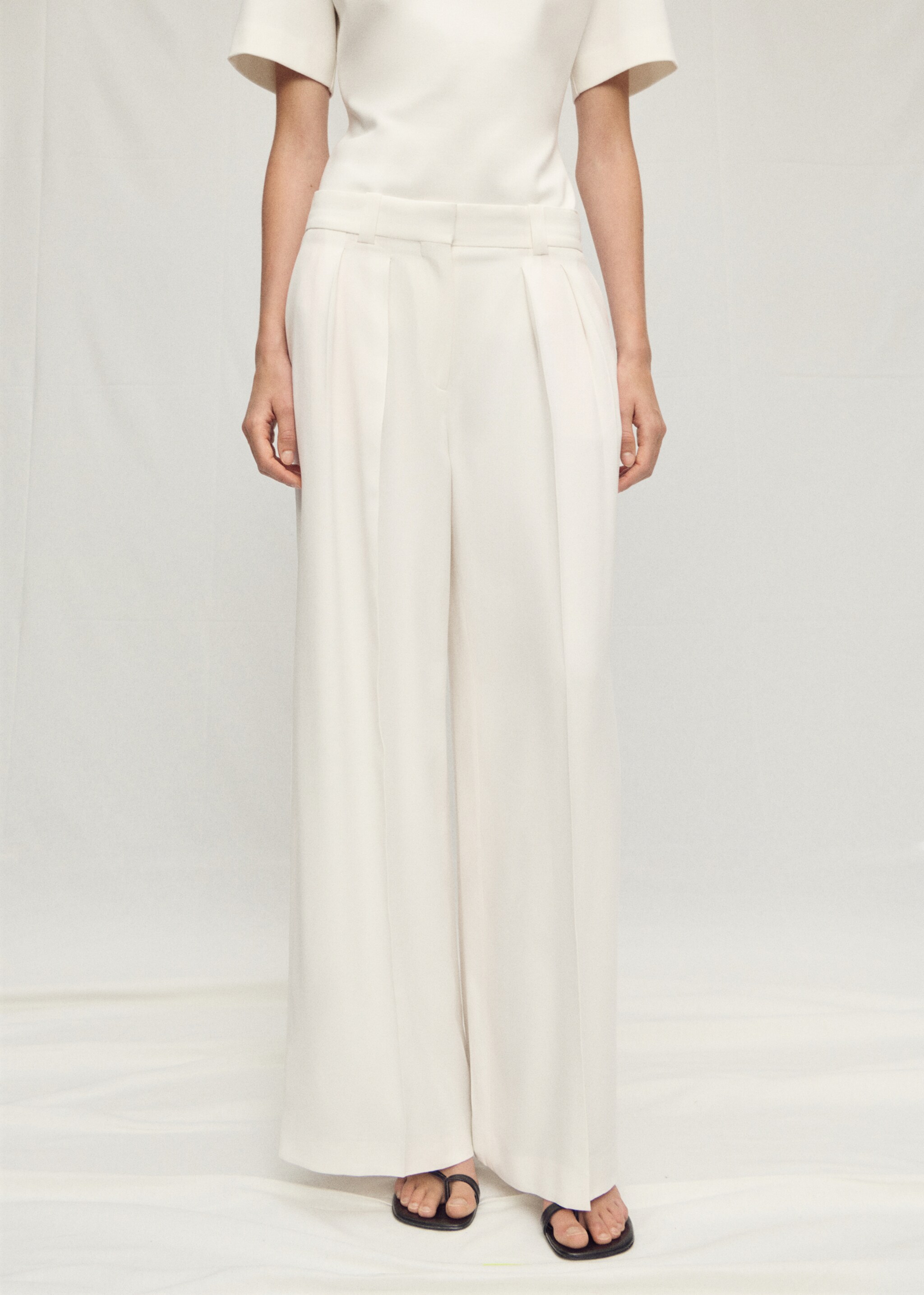 Lyocell suit trousers with pleats - Medium plane, Off White. Ref: 87007720-00.