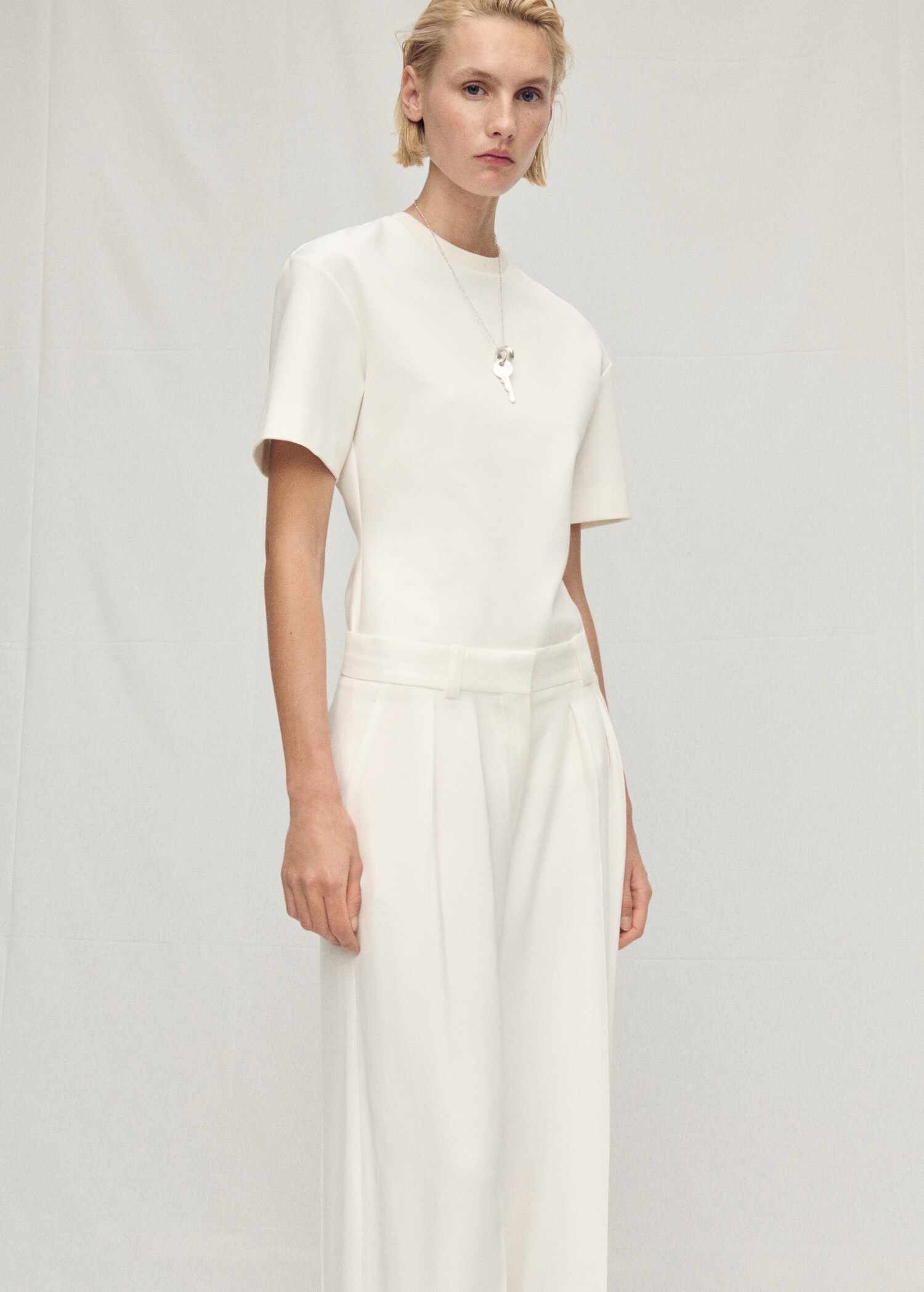 Lyocell suit trousers with pleats - Details of the article 1