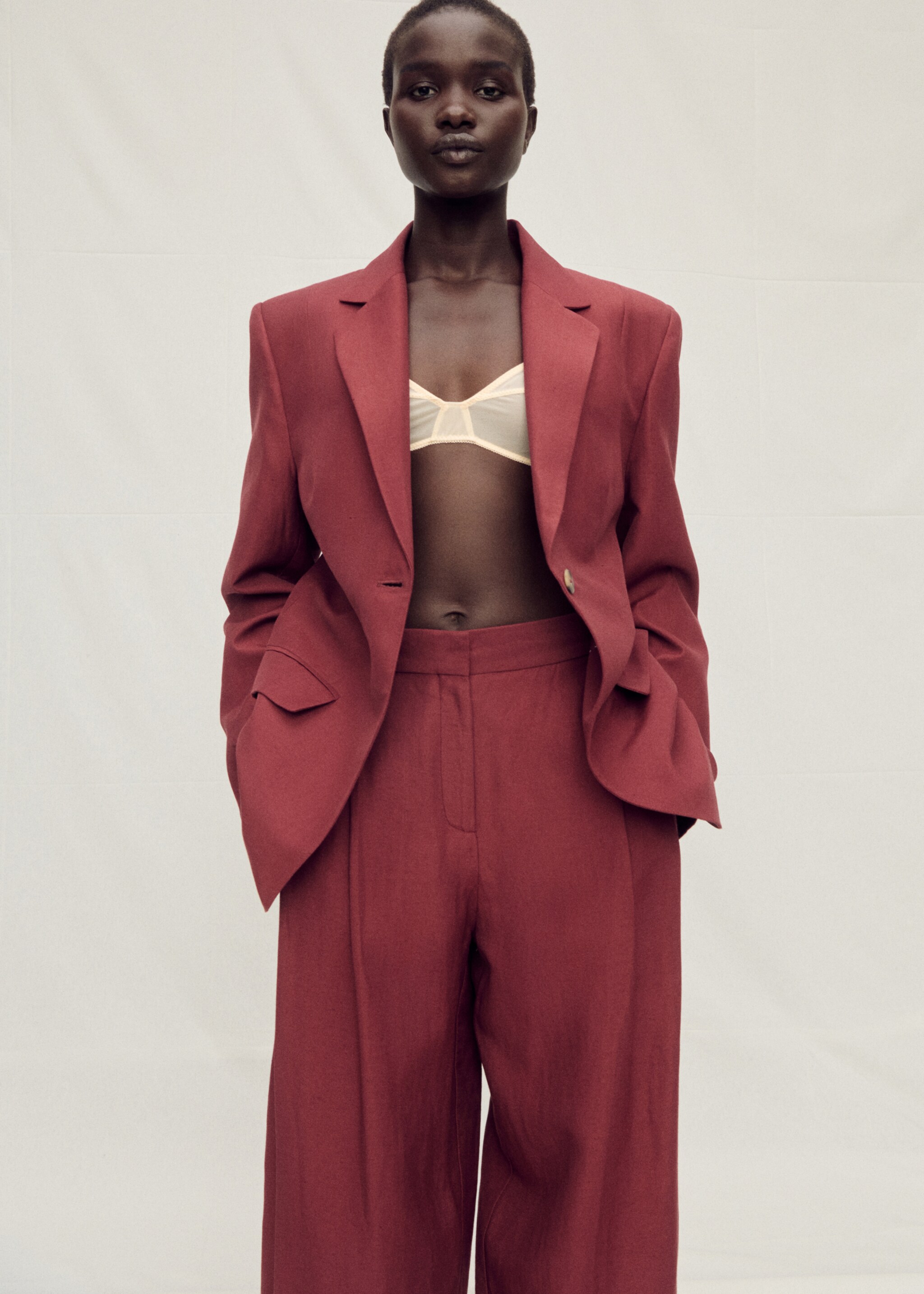 Wideleg-Anzughose aus Leinengemisch - Detail des Artikels 1, Weinrot. Ref: 87007721-00.