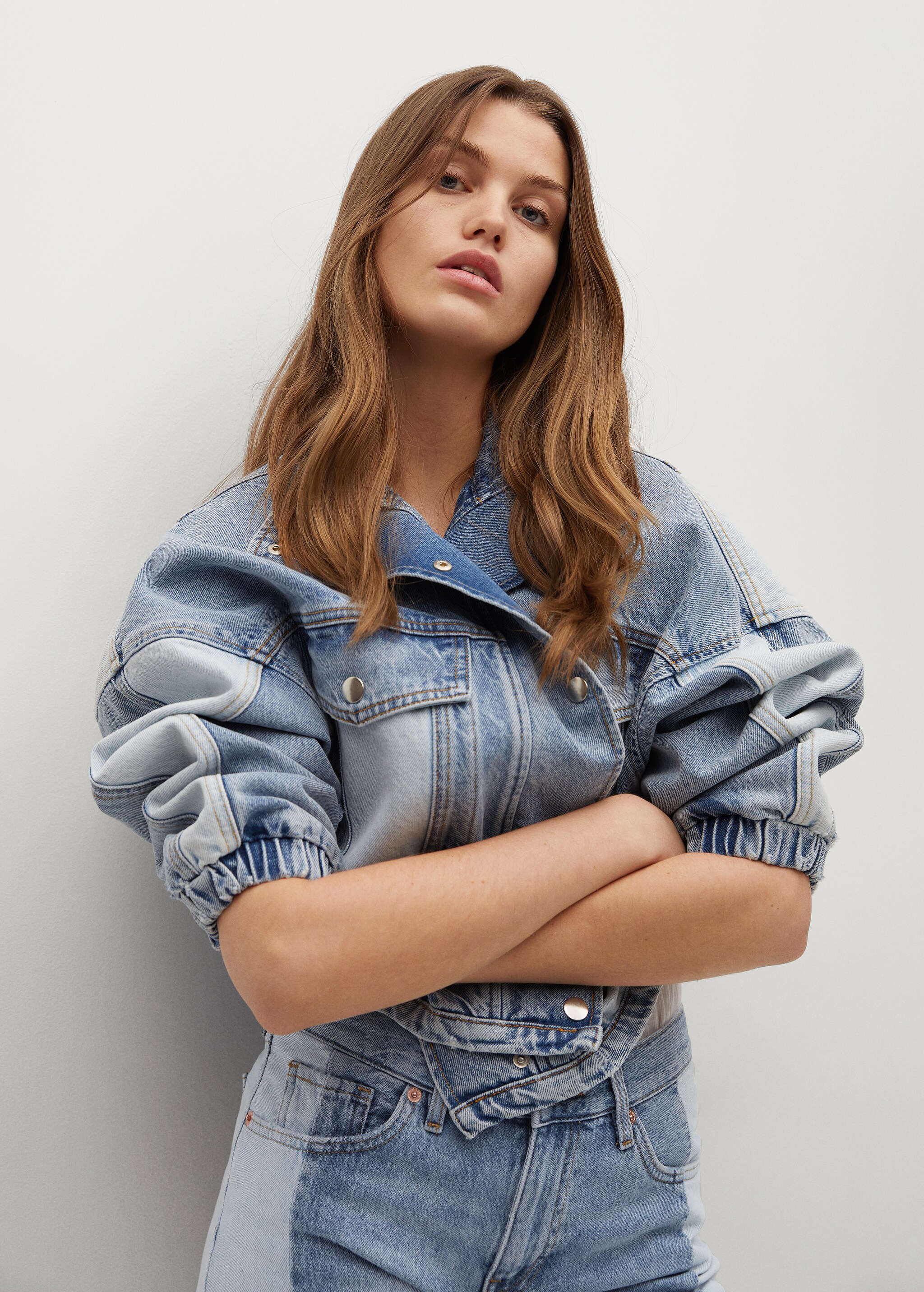 Contrast denim shorts - Details of the article 1