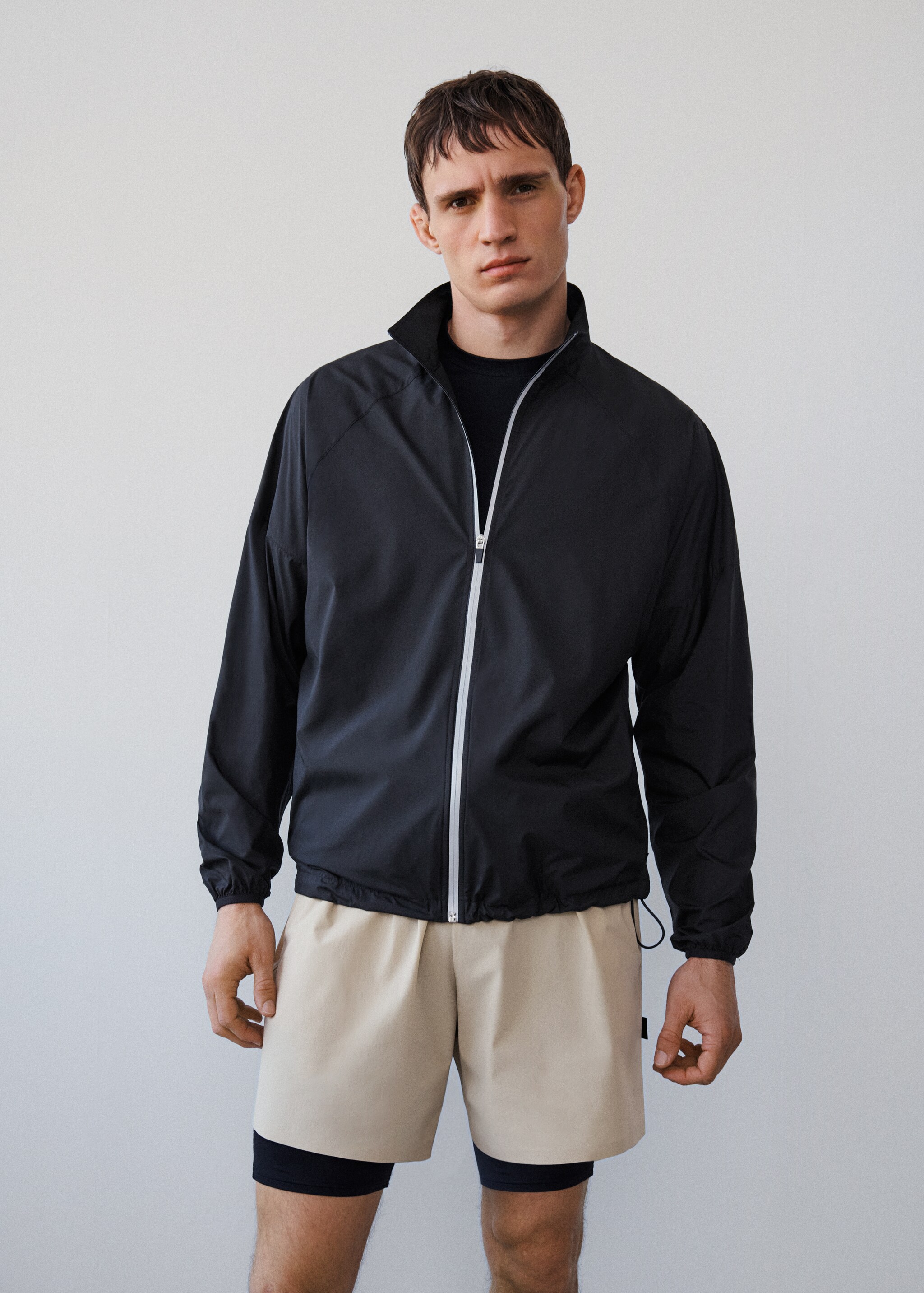 Cortavientos deportivo impermeable - Plano medio