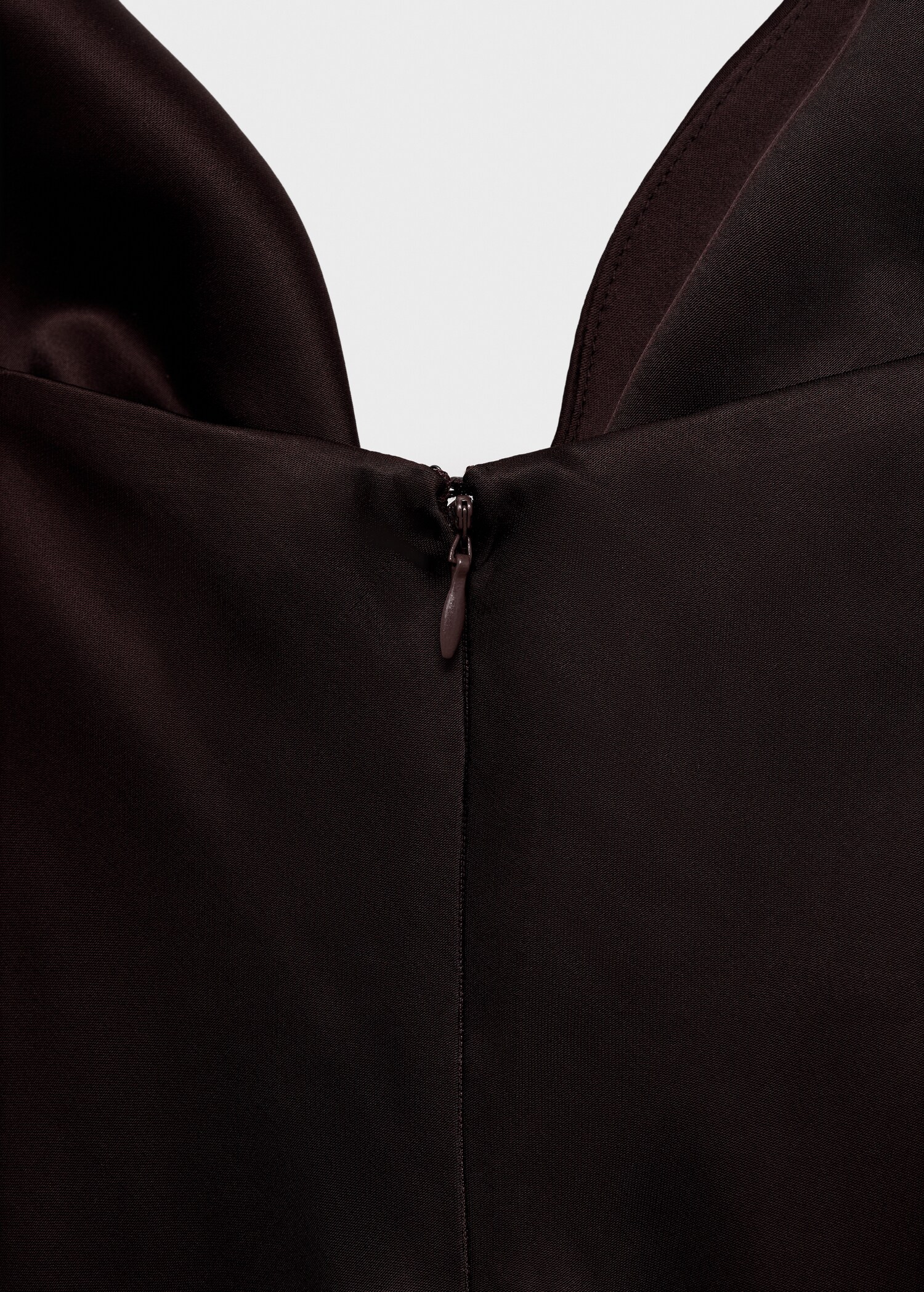 Satiniertes Kleid mit V-Ausschnitt - Detail des Artikels 0