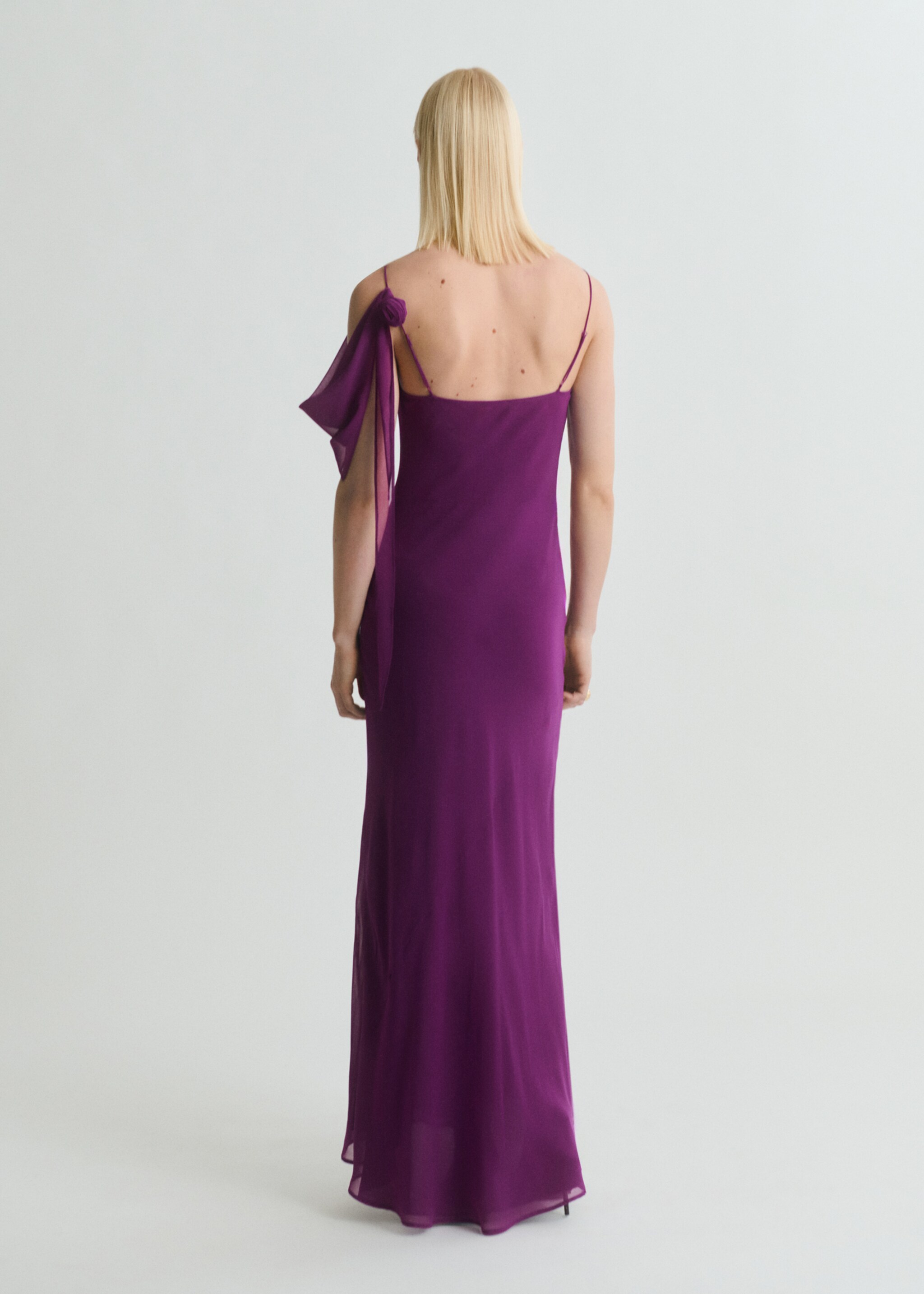 Vestido drapeado detalle flor - Reverso del artículo, Morado. Ref: 87009091-00.