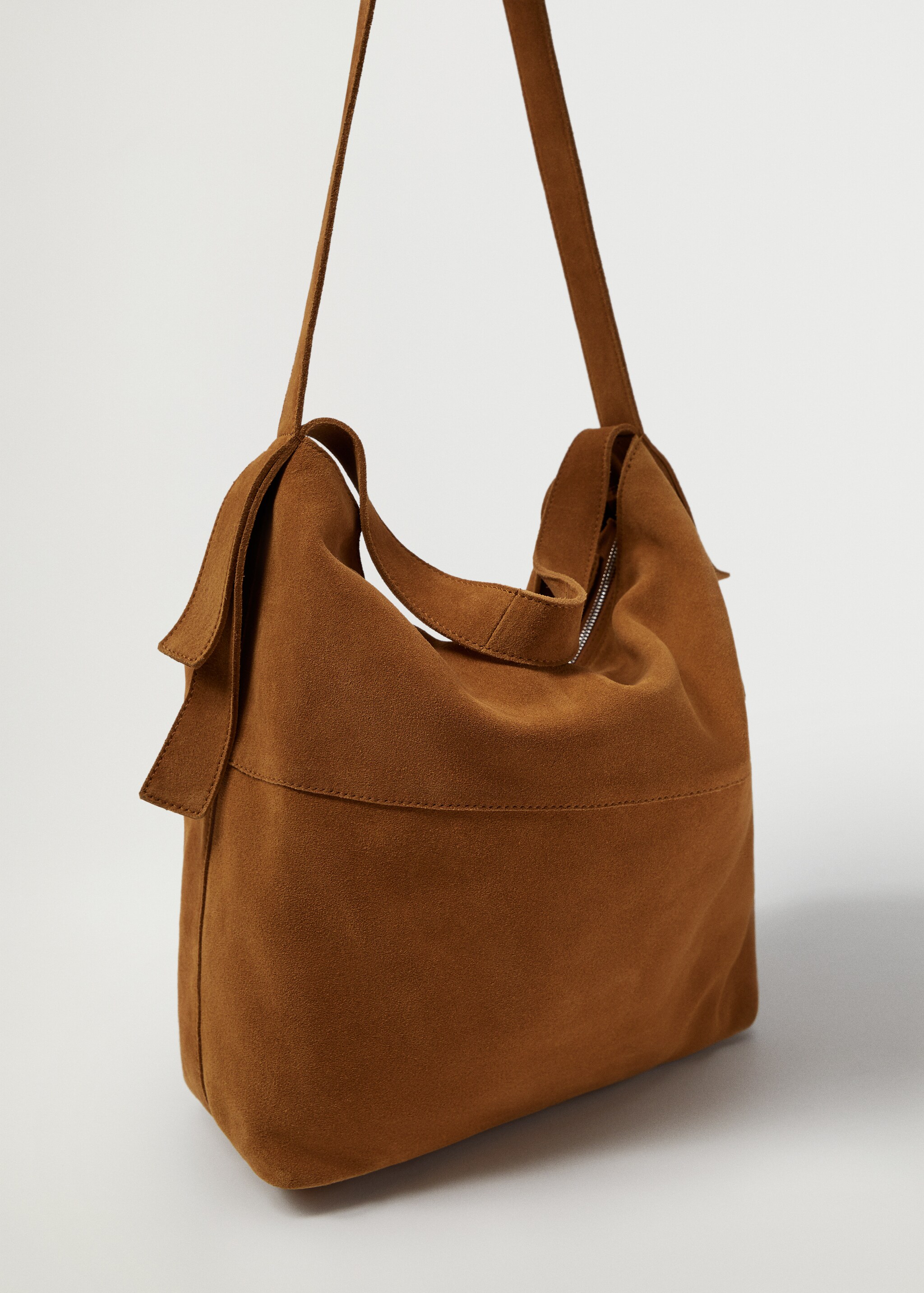 Bolso saco piel - Plano medio