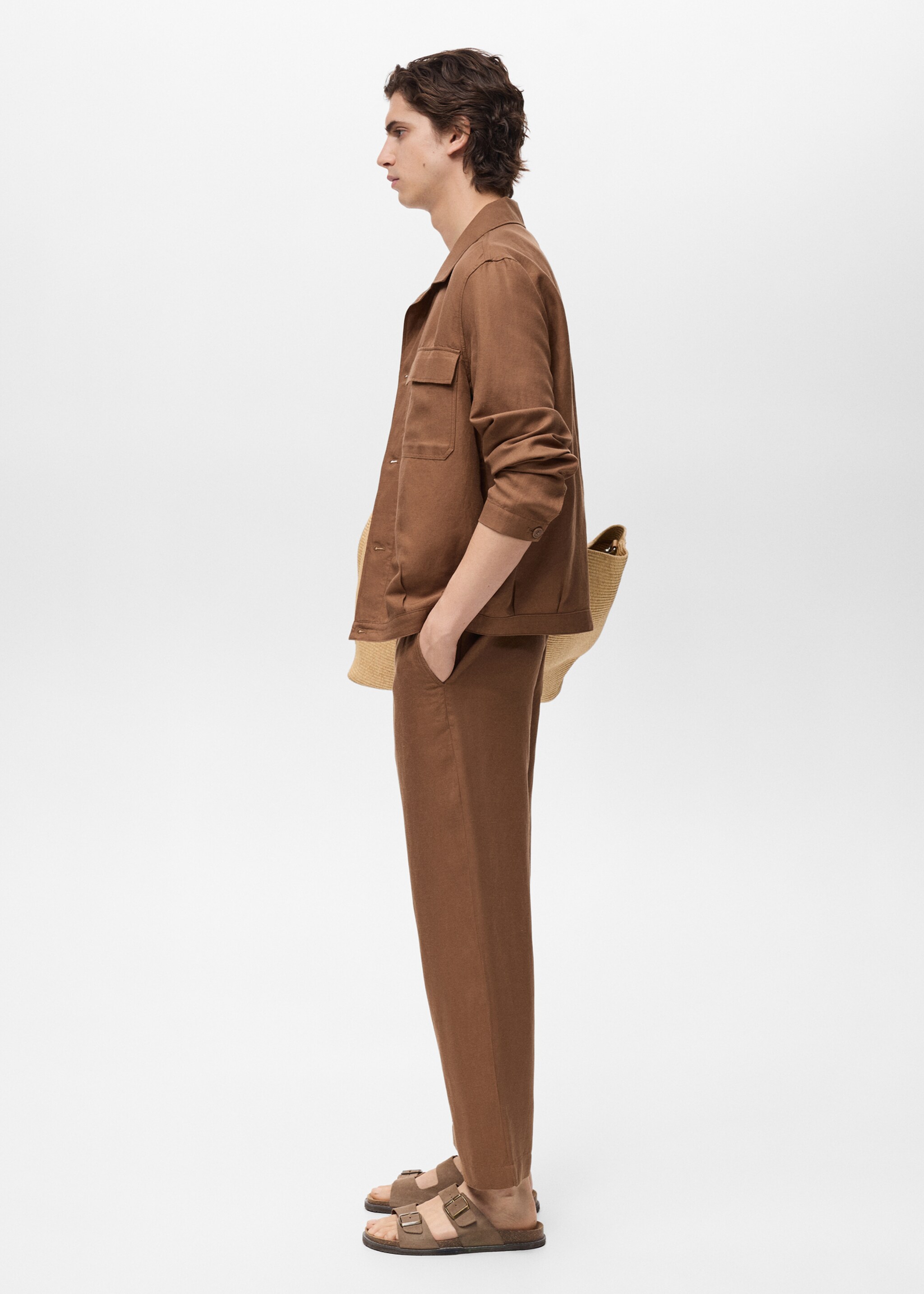 Bowling-style overshirt in a linen blend - Details of the article 2, Tobacco Brown. Ref: 87009208-00.