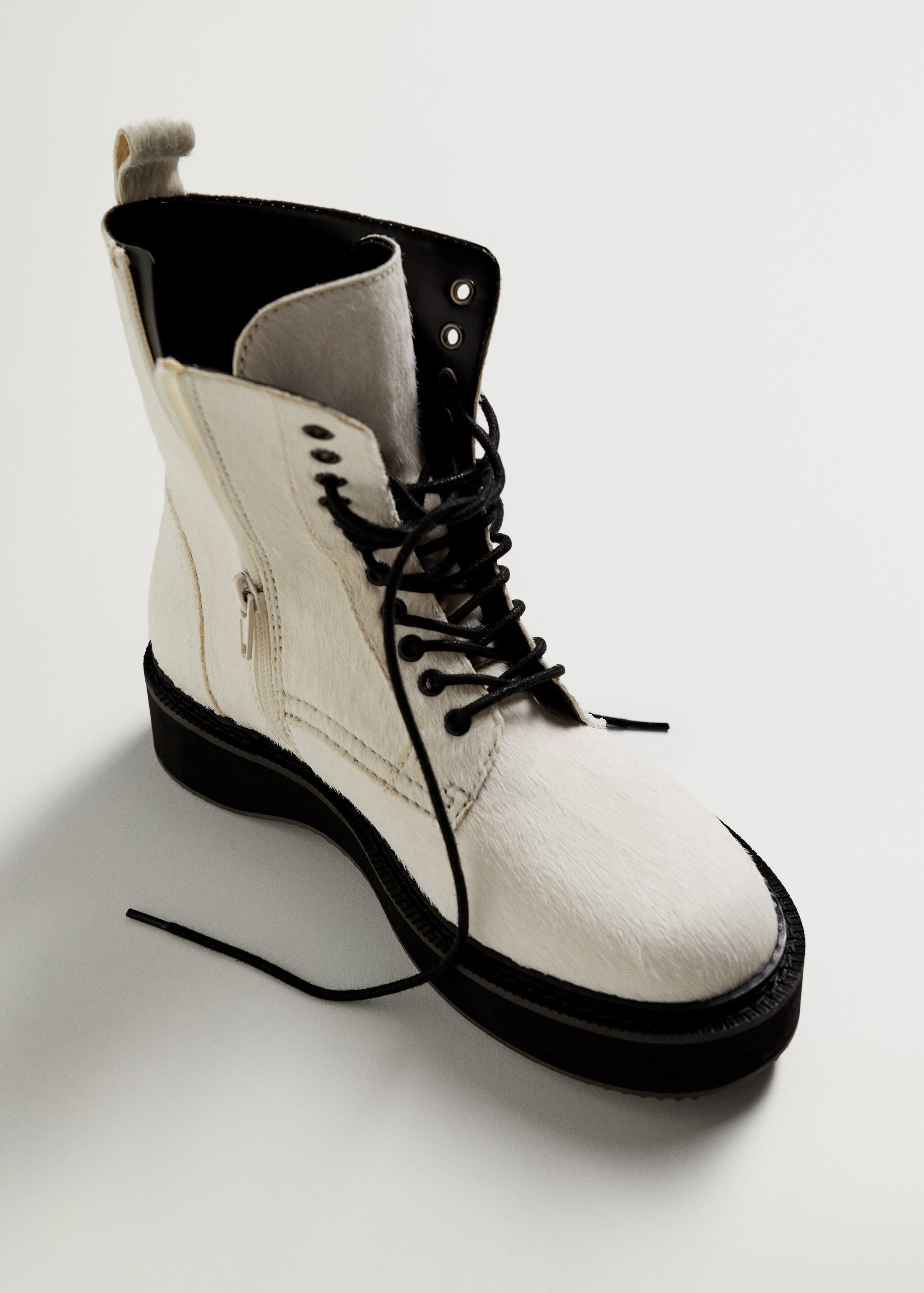 Lace-up leather boots - Details of the article 3
