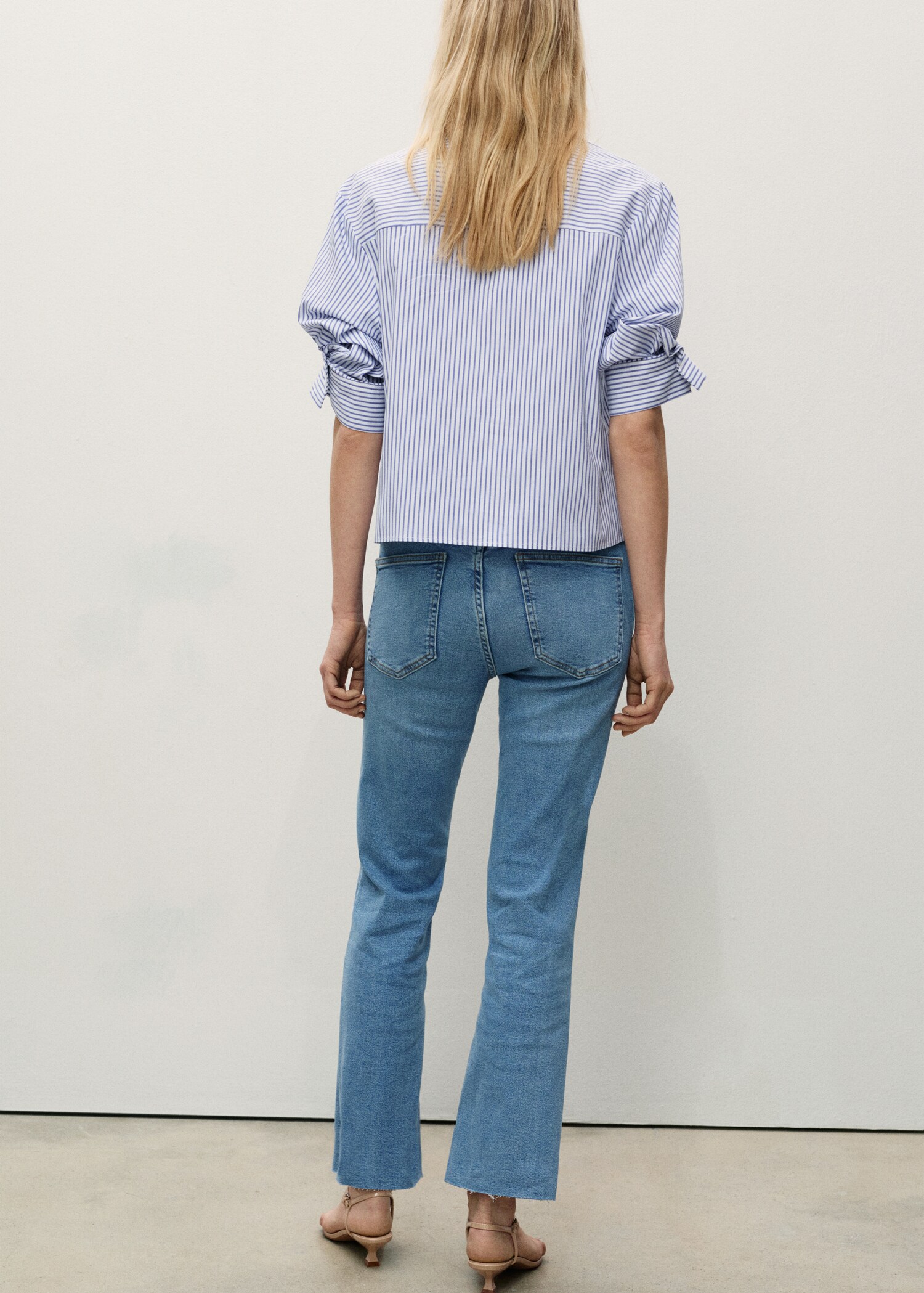 Sienna flared cropped jeans - Reverse of the article
