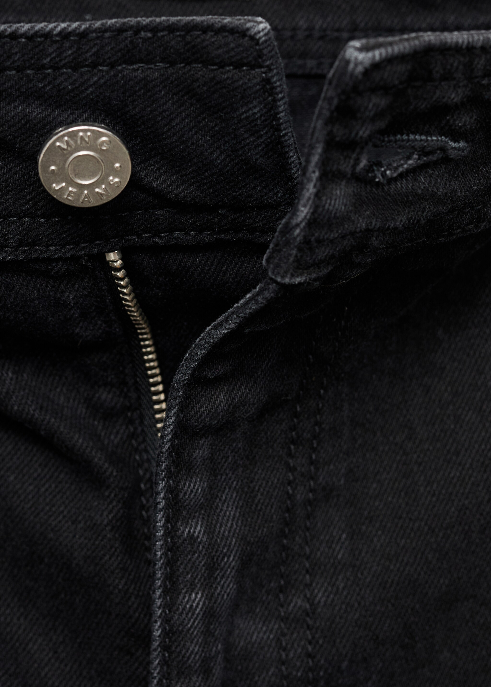 Jean style jupe-culotte Catherin taille haute - Détail de l'article 8, Black denim. Ref: 87010243-00.