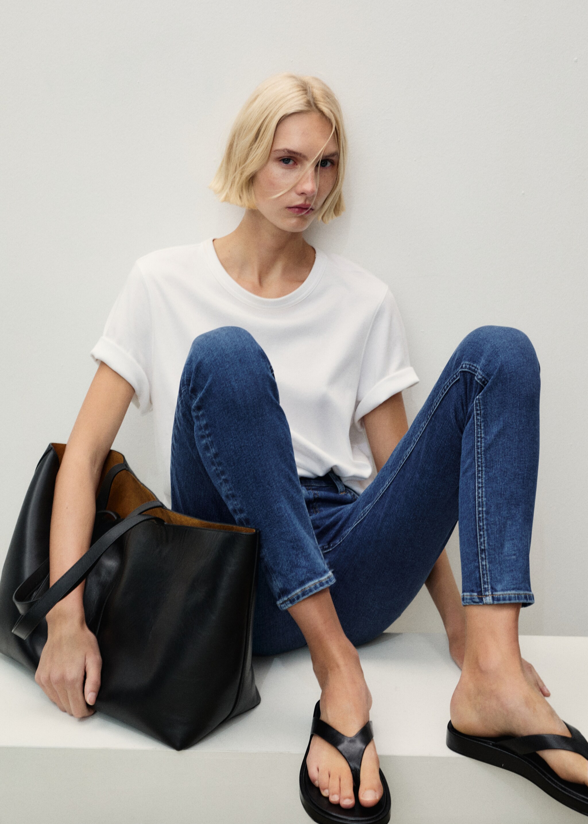 Mid-rise skinny jeans - Details of the article 1, Dark Blue. Ref: 87010248-00.