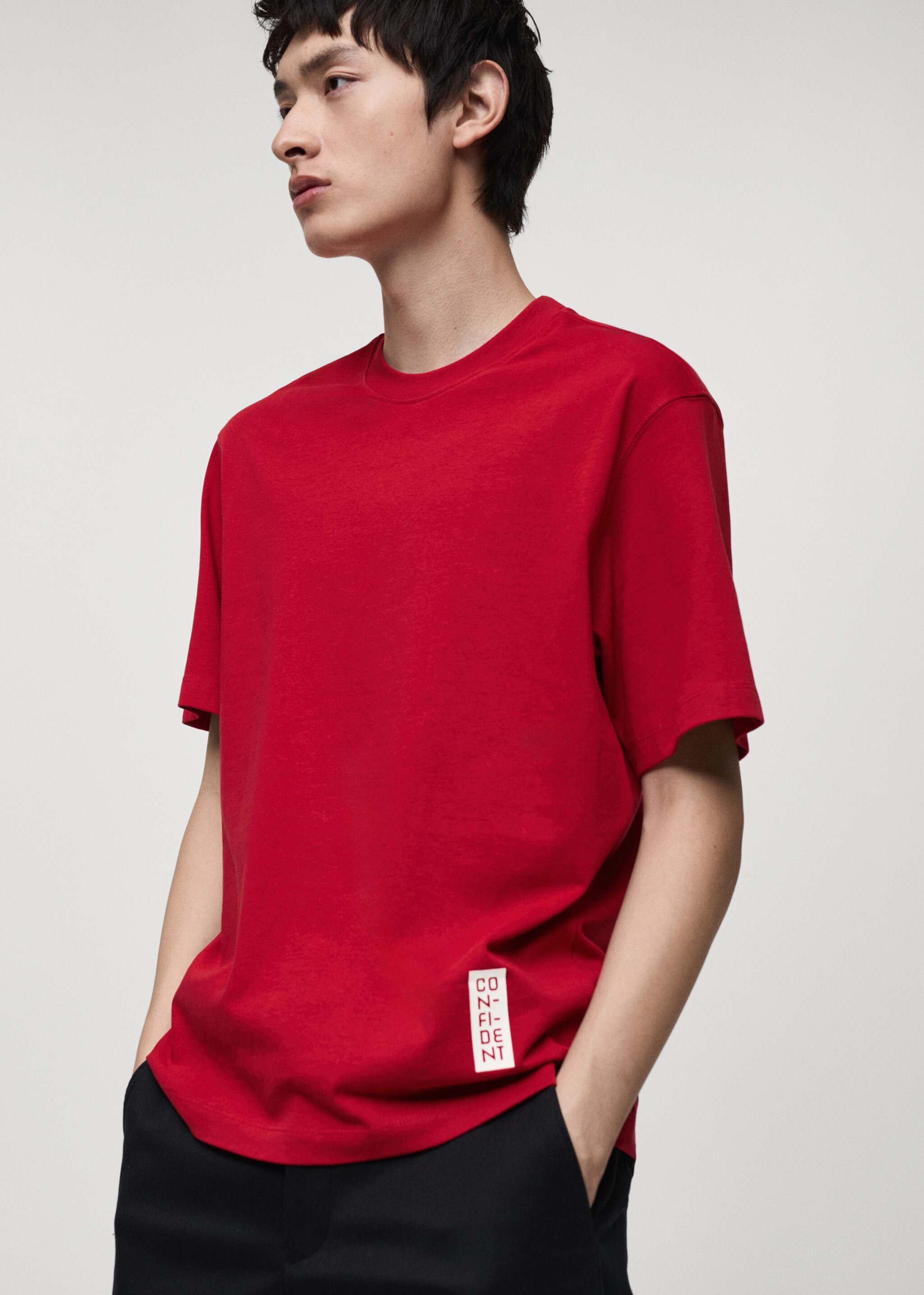 100% cotton t-shirt with printed text - Details of the article 6, Red. Ref: 87010253-00.
