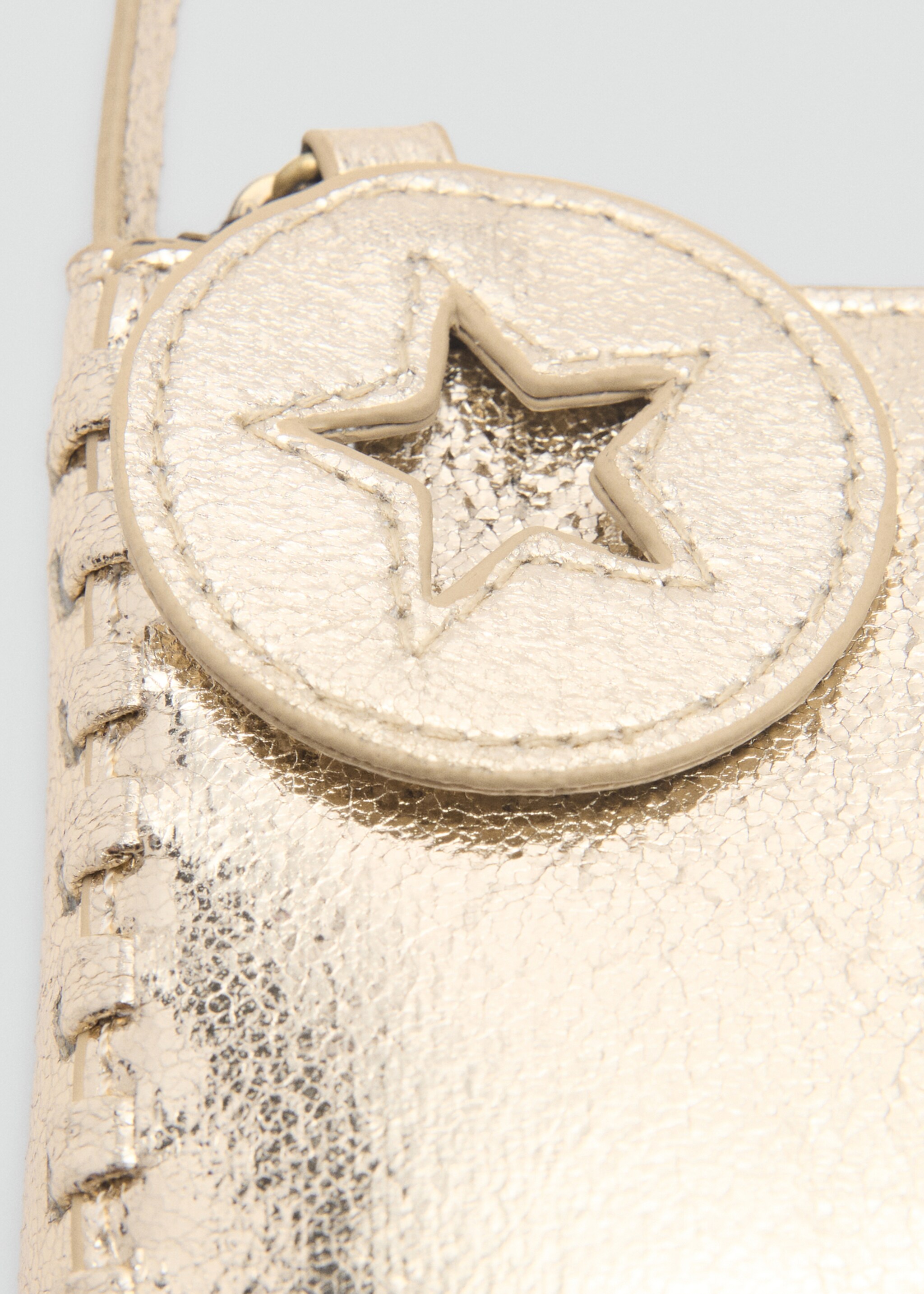 Metallic-effect bag - Details of the article 1, Gold. Ref: 87010264-00.