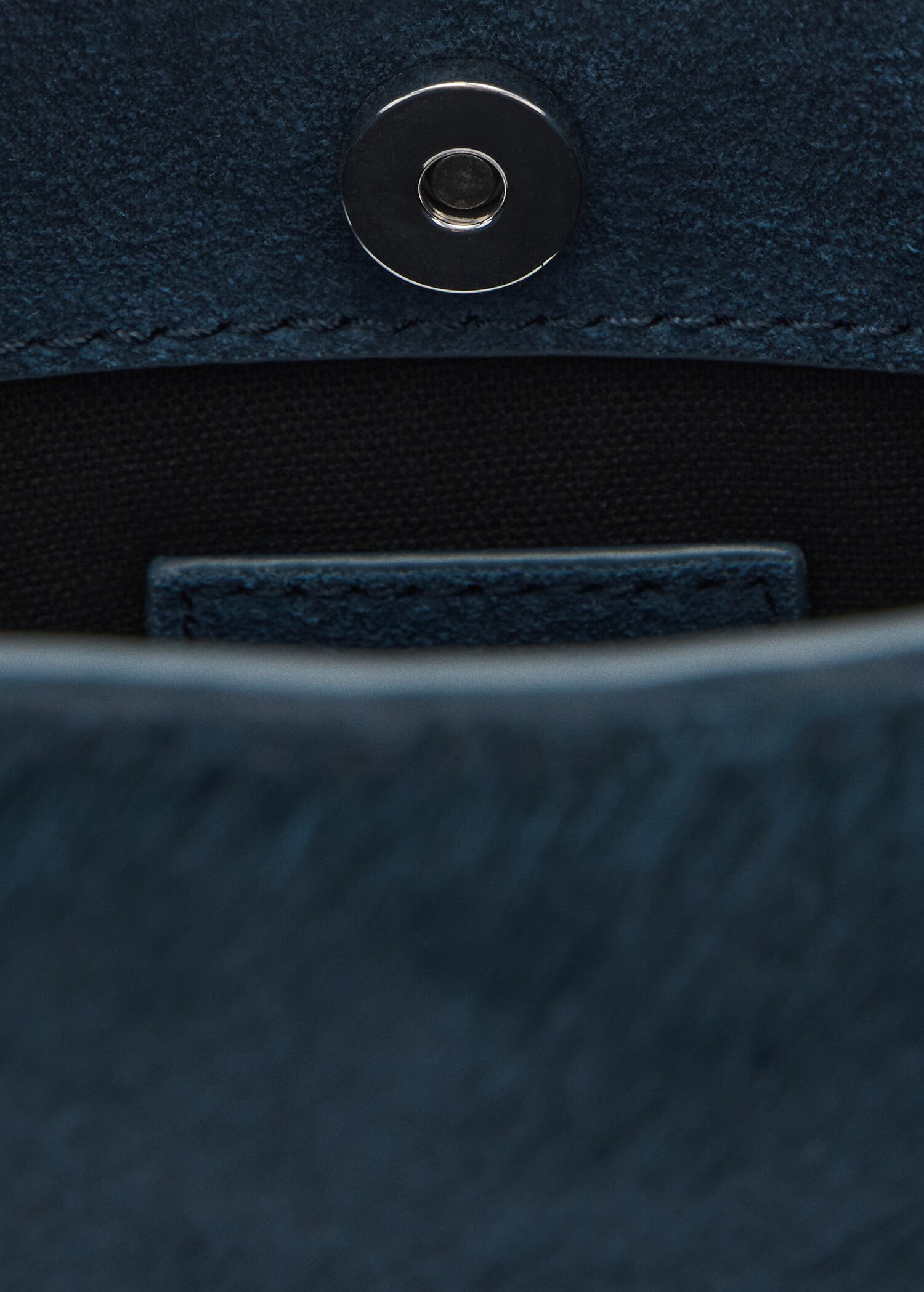 Cow leather shoulder bag - Details of the article 2