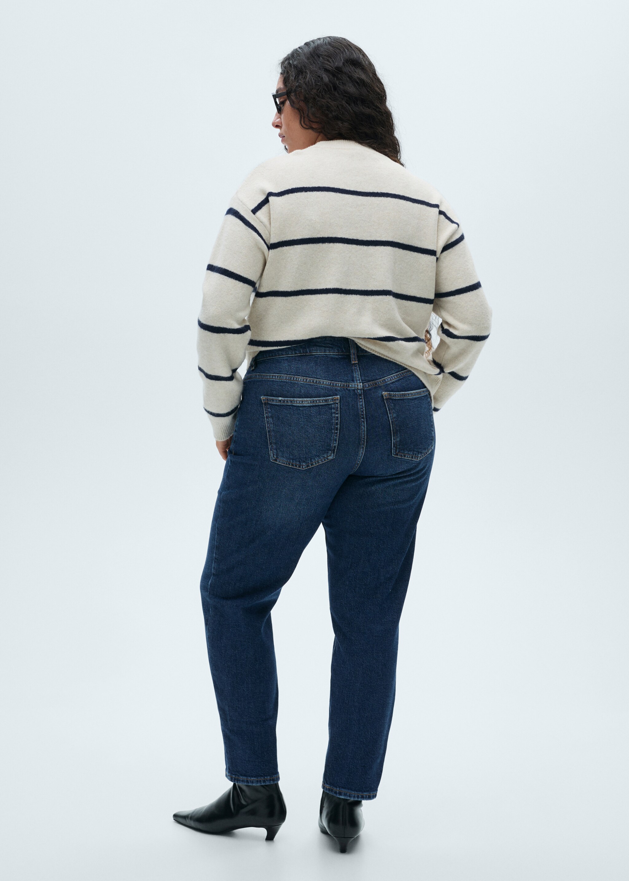 Newmom comfort high-rise jeans - Details of the article 4, Dark Blue. Ref: 87010289-00.