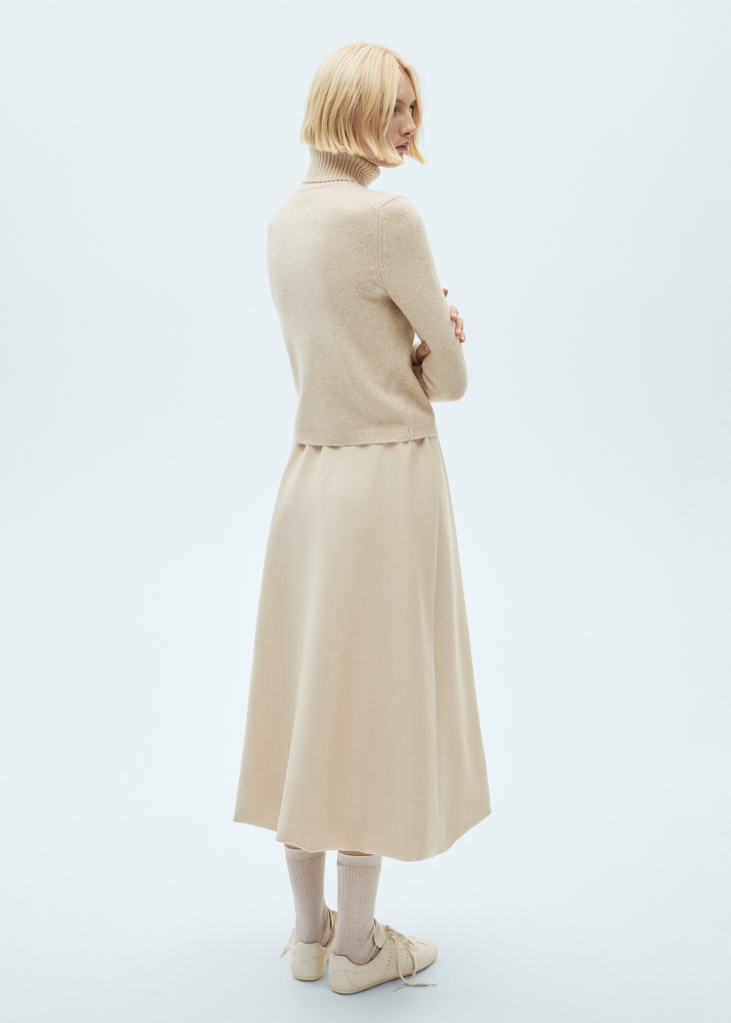 Turtle neck sweater - Reverse of the article